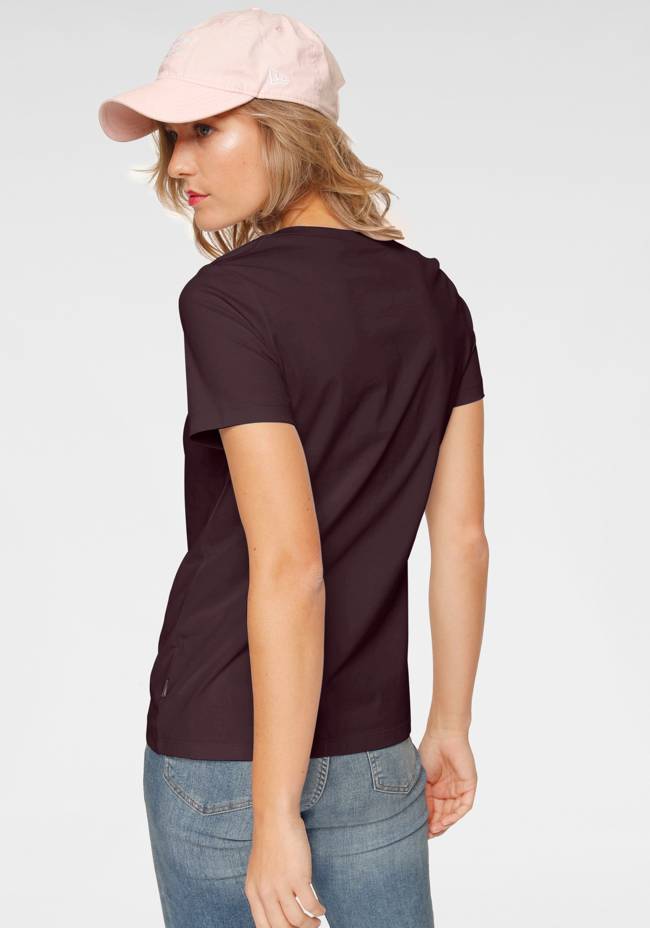 Converse T-Shirt »UNISEX CONVERSE GO-TO ALL STAR PATCH LOGO STANDARD FIT T-SHIRT«, (1 tlg.)
