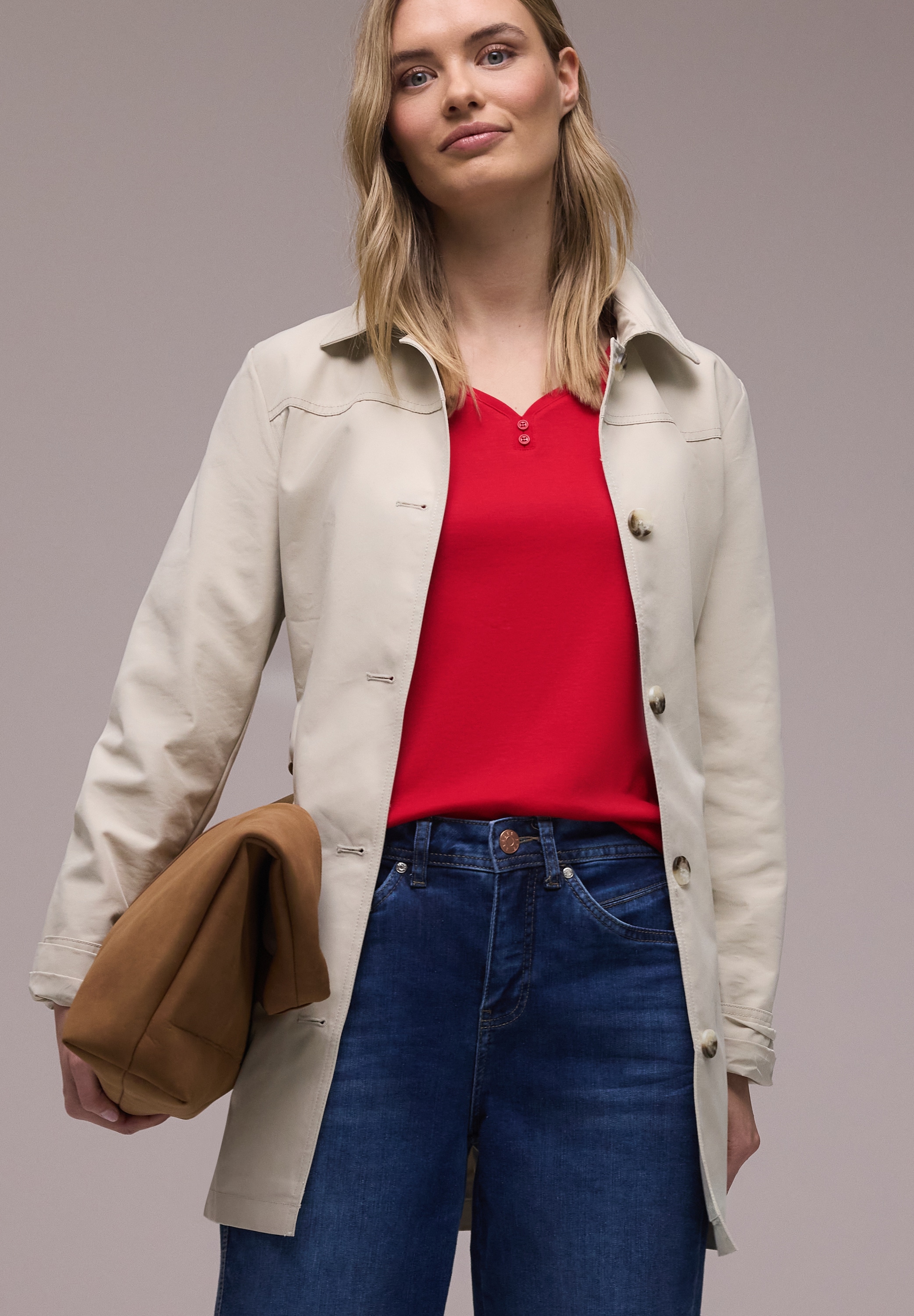 STREET ONE Haut de chemise mit gerundetem V-Ausschnitt und Knopf-Detail