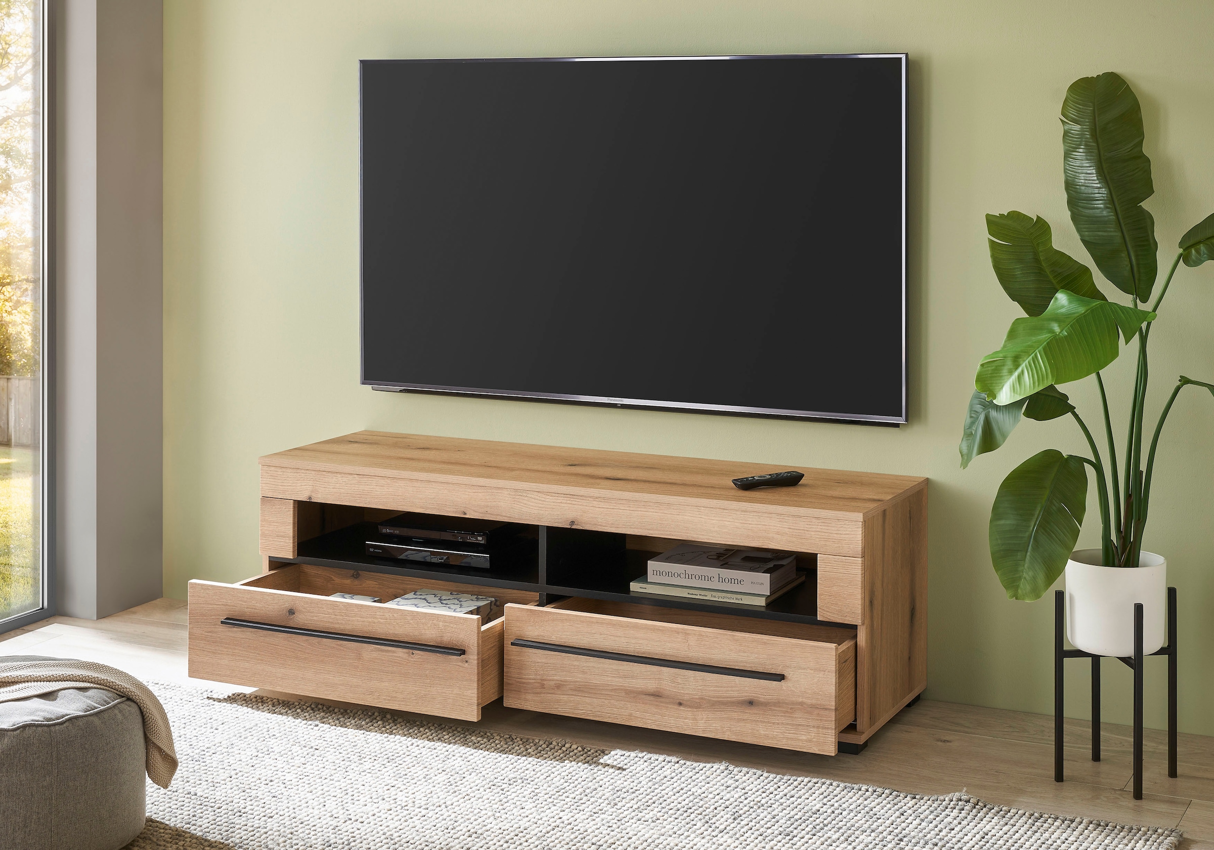 INOSIGN Lowboard »modernes TV-Unterteil, Kommode in Eiche Evoke oder weiss«, schwarze Stangengriffe, ausreichend Stauraum, vielseitig einsetzbar