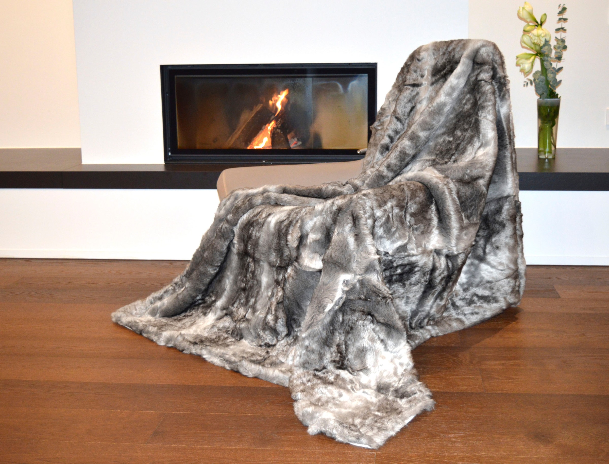 Image of MESANA Wohndecke "Wolf" aus hochwertigem Fellimitat, Kuscheldecke, 150x200 cm