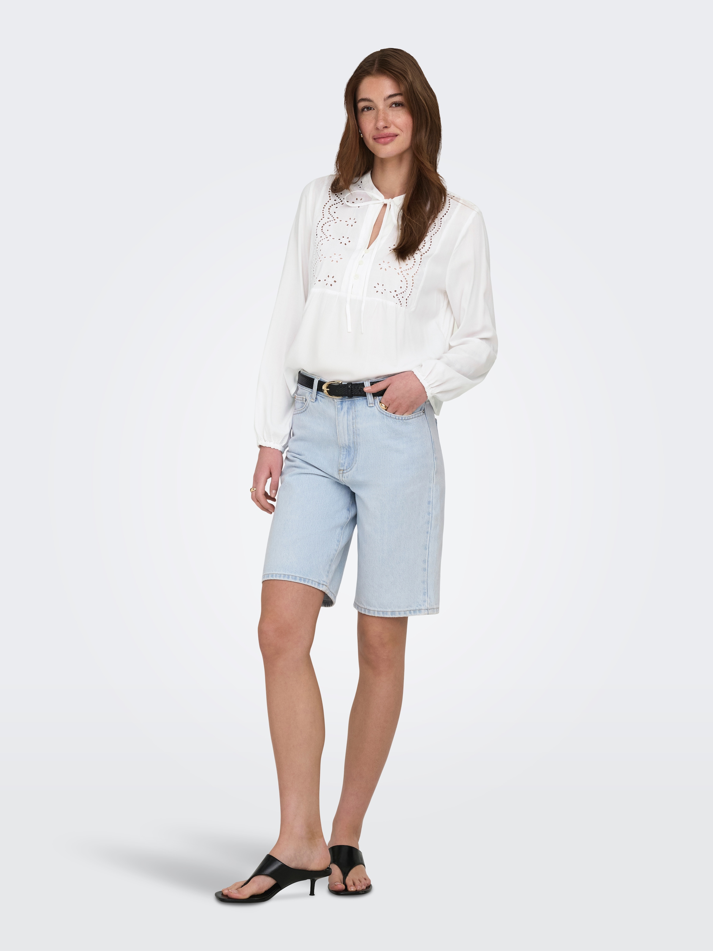 ONLY Langarmbluse »ONLLENNYO LS EMBROID V-NECK TOP NOOS WVN«