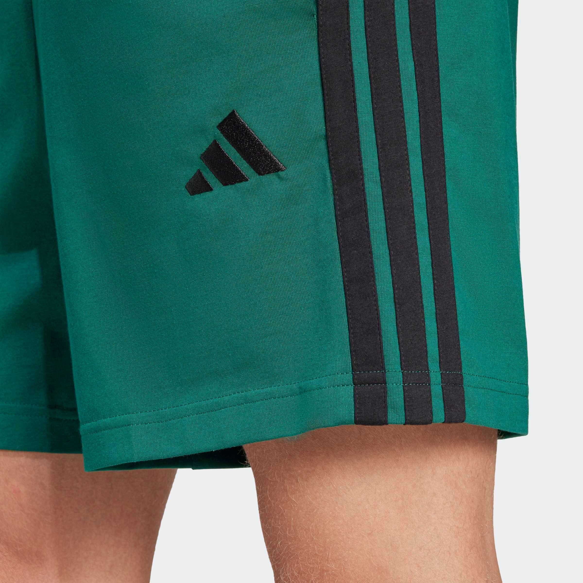 adidas Sportswear Short »ESSENTIALS 3-STREIFEN SINGLE JERSEY 7-INCH«  klassischer Schnitt, für Laufen und Alltag, mit Kordelverschluss