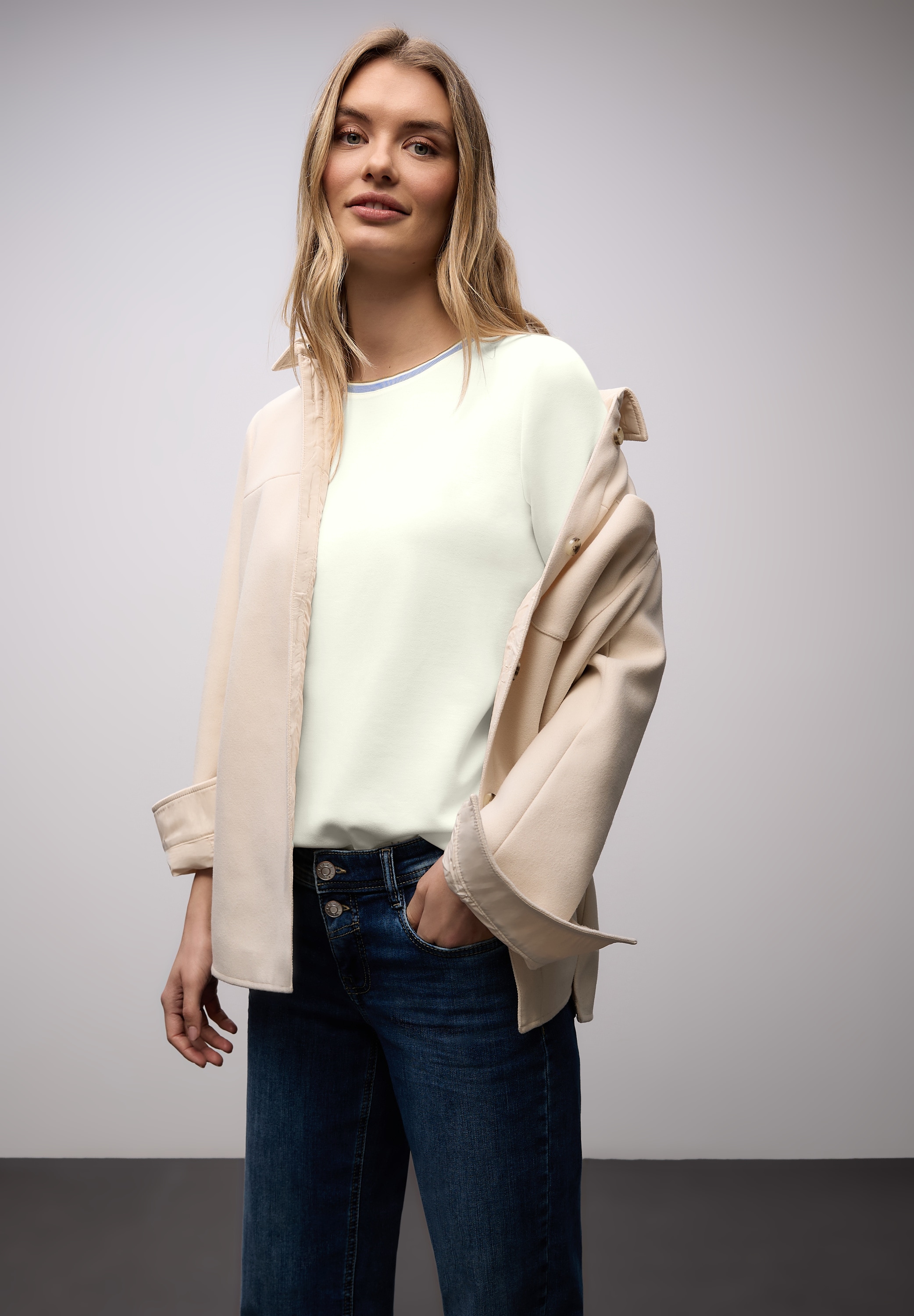 STREET ONE Shirt à col rond mit Kontrastdetail am Rundhalsausschnitt