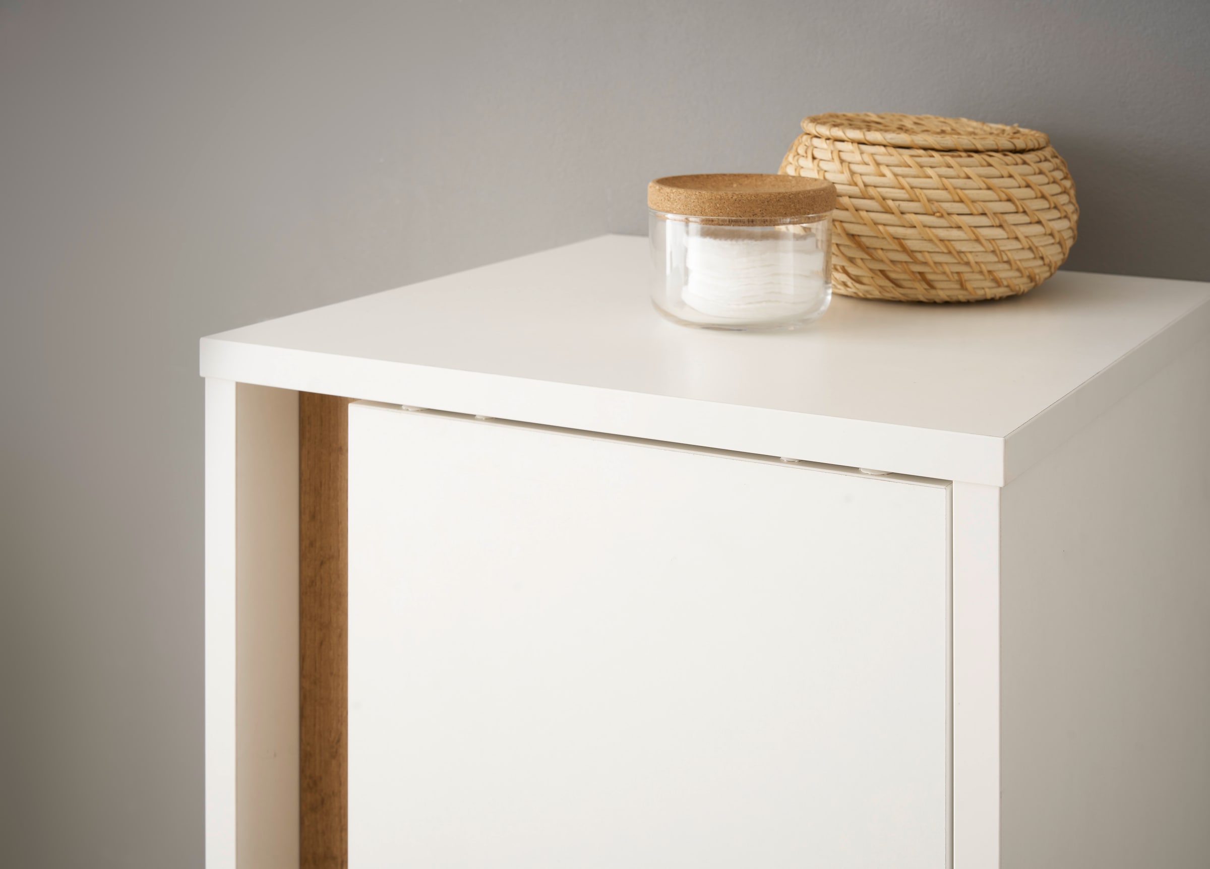 INOSIGN Armoire intermédiaire »CITY/GIRON, Badschrank mit Griffmulde, Hochschrank in zeitlosem Design« in den Farben Weiss und Anthrazit verfügbar, viel Stauraum