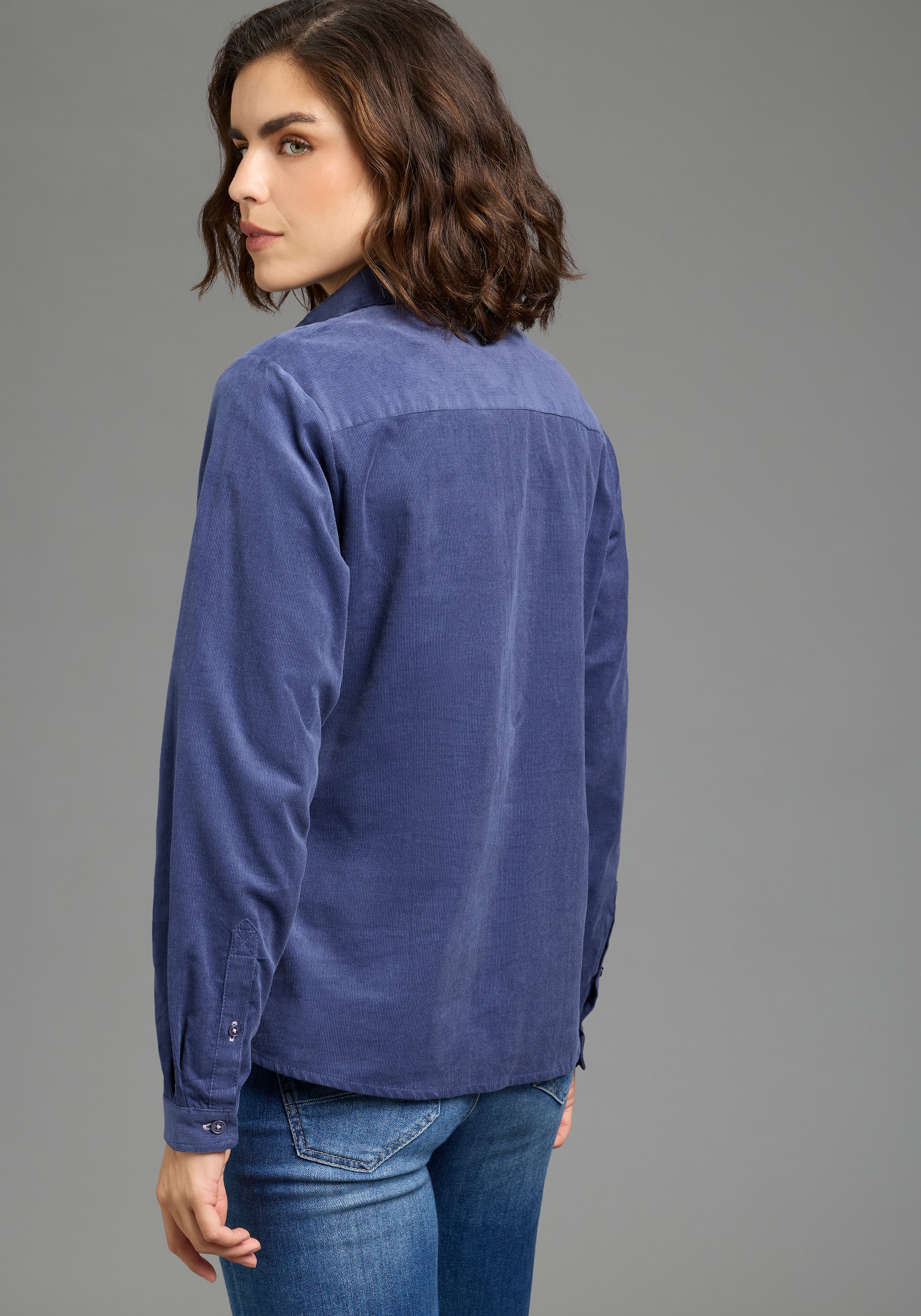 KangaROOS Hemdbluse aus Cordmaterial, lässige Passform, mit Blusenkragen
