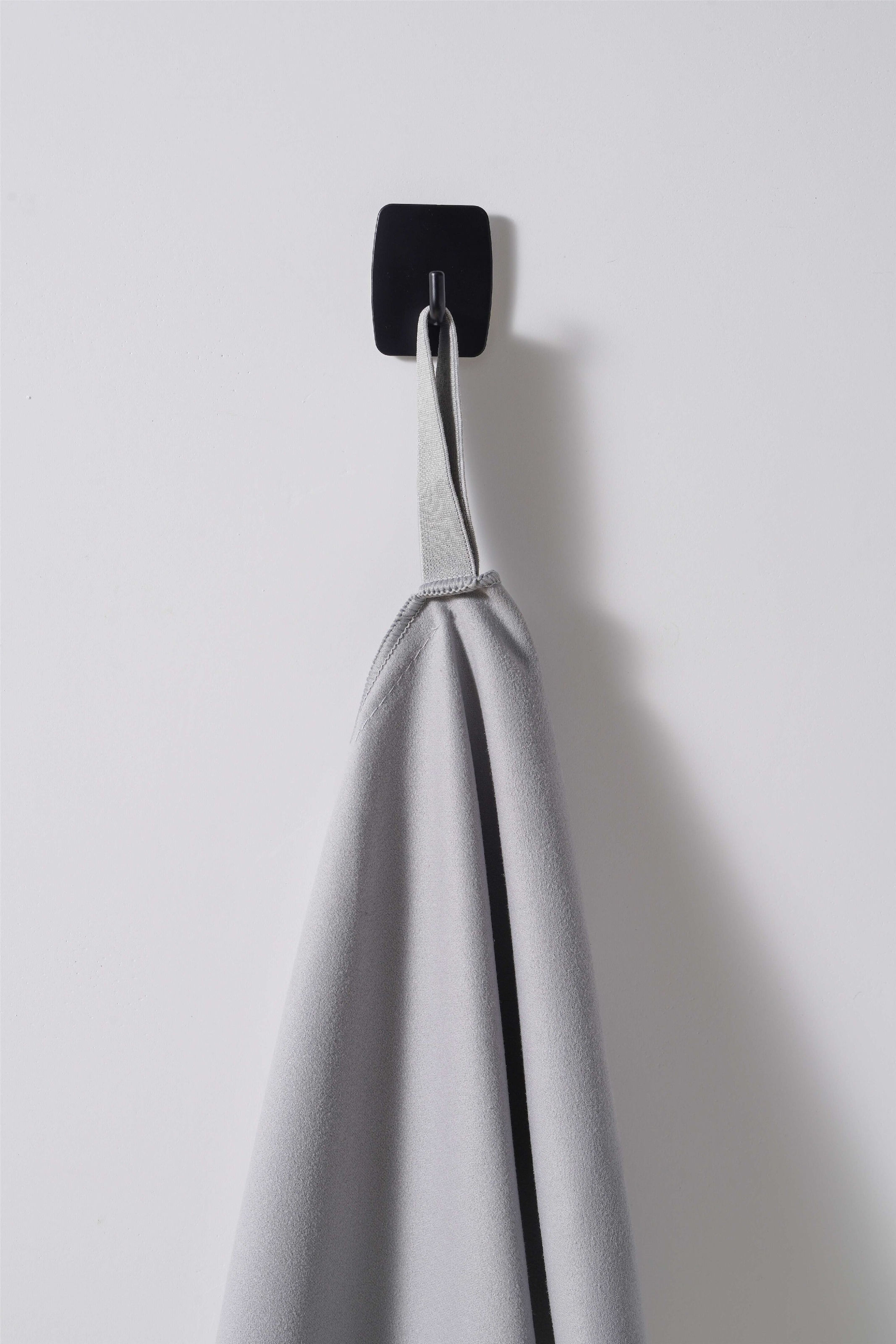 GOODproduct Handtücher »Leoa, diverse Grössen, Sporthandtuch, Reisehandtuch, Strandtuch« sehr leicht, kompakt, schnelltrocknend, Mikrofaser mit Kontrastnaht