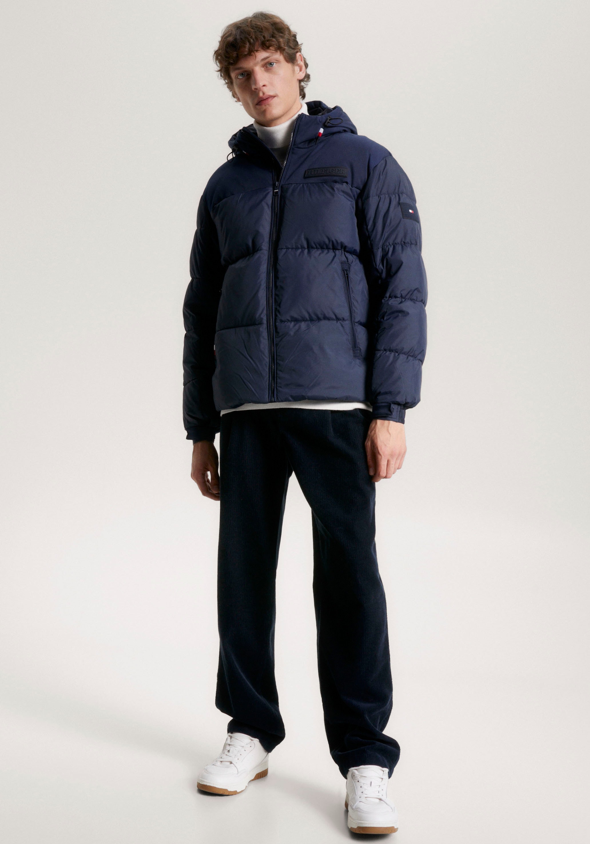 Tommy Hilfiger Veste matelassée »NEW YORK HOODED JACKET« mitKapuze hochgeschlossene Winterjacke, wasserabweisend, verstellbare Ärmel