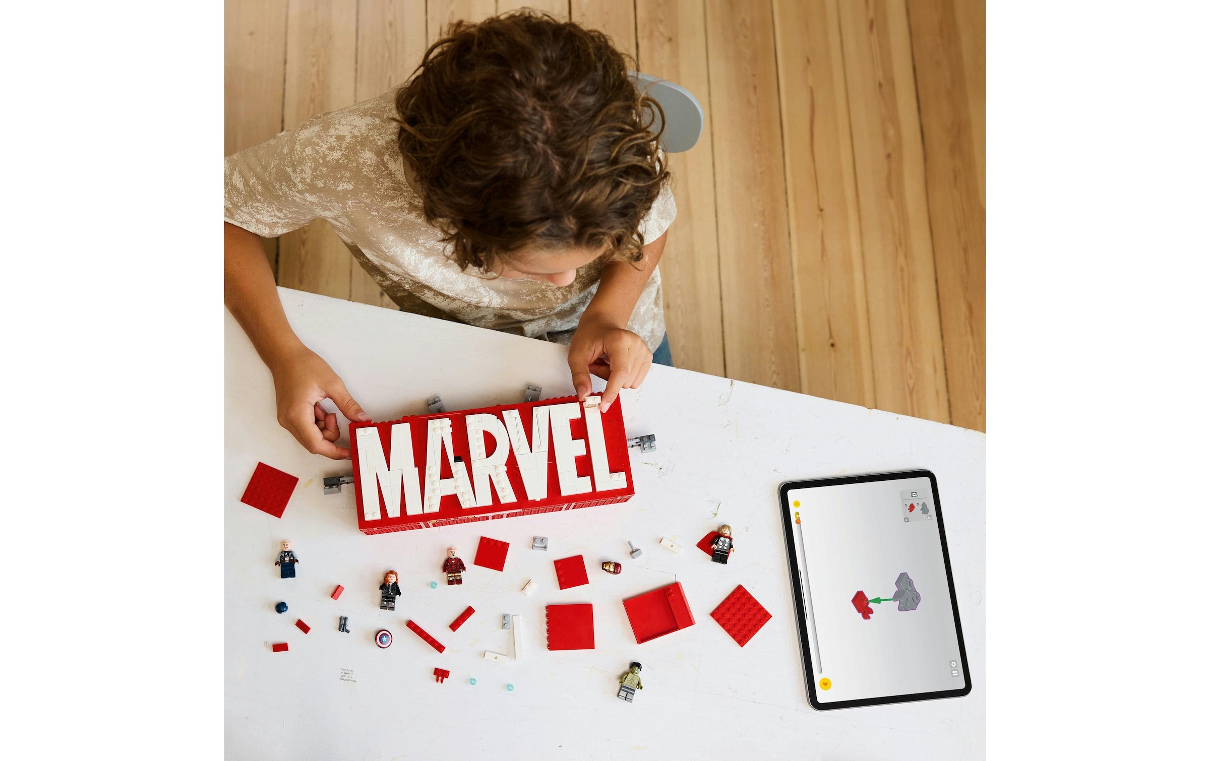 LEGO® Spielbausteine »Marvel Logo und Minifiguren 76313«
