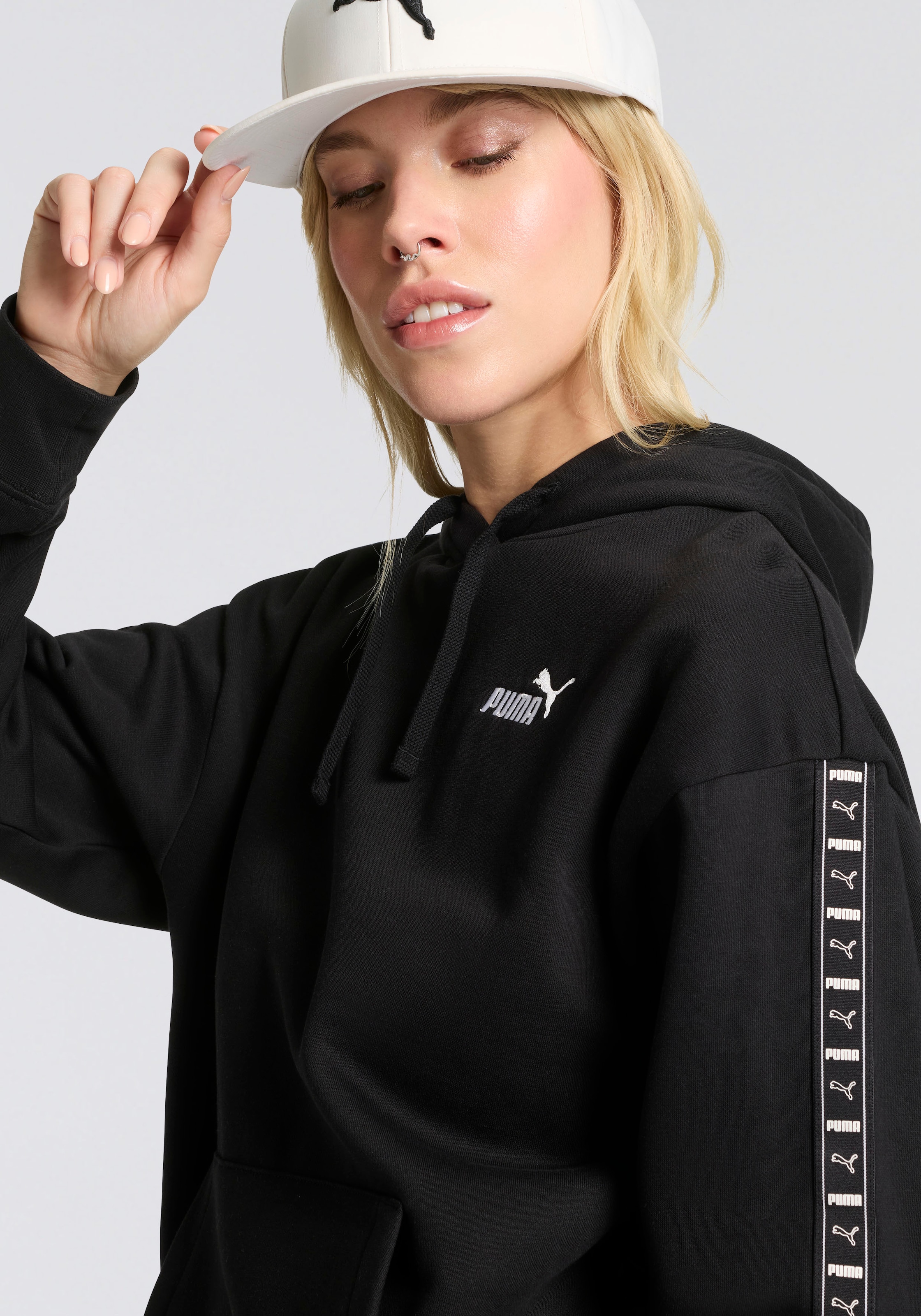 PUMA Kapuzensweatshirt »ESS TAPE HOODIE COMFORT FL«