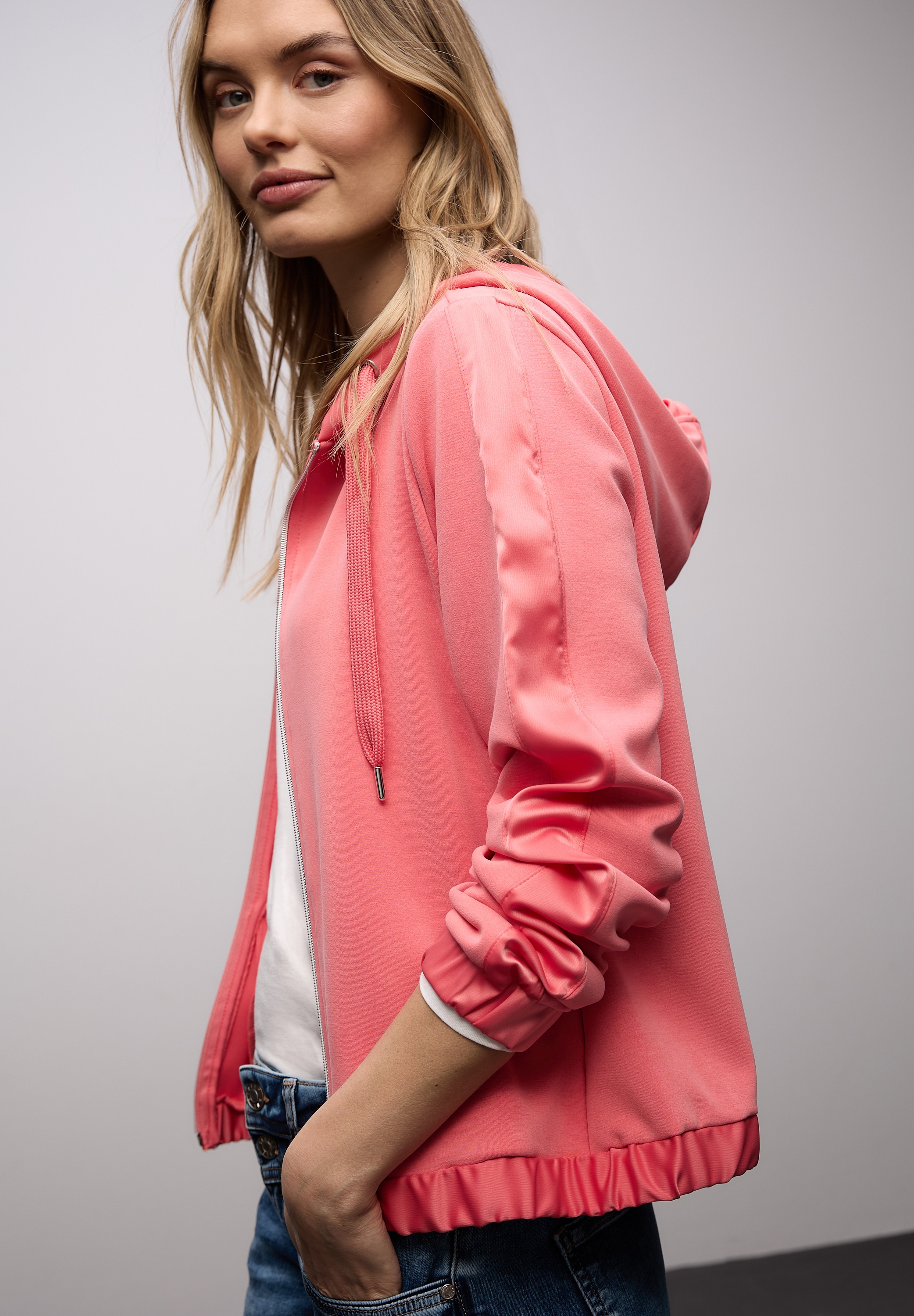 STREET ONE Sweat à capuche im Silk-Look, mit seidigem Glanz