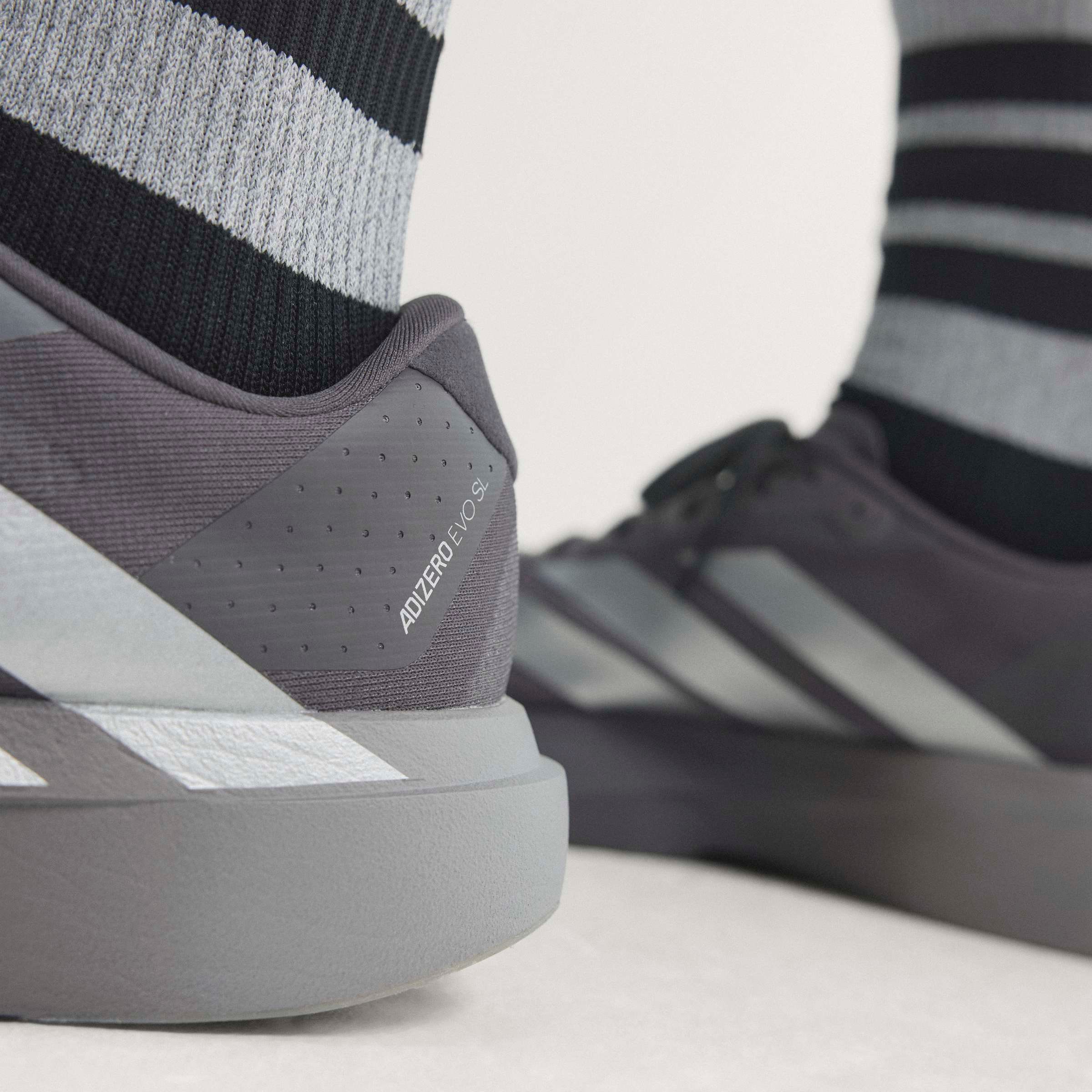 adidas Performance Chaussure de course »adizero Evo SL M«  inspiré du design de l'Adios Pro Evo