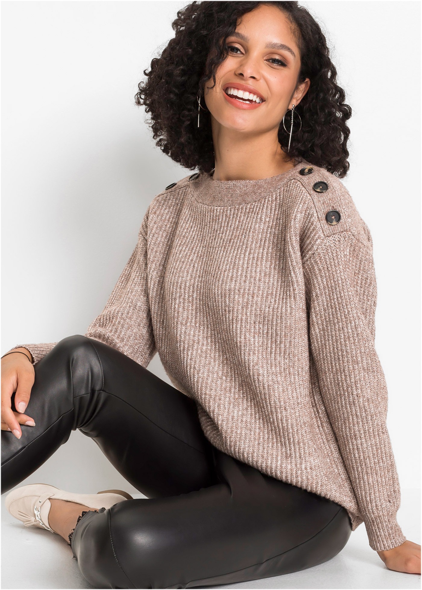 Image of bonprix Strickpullover "Pullover mit Knöpfen" in Melange-Optik, leicht überschnittene Schultern mit Knopfverzierung