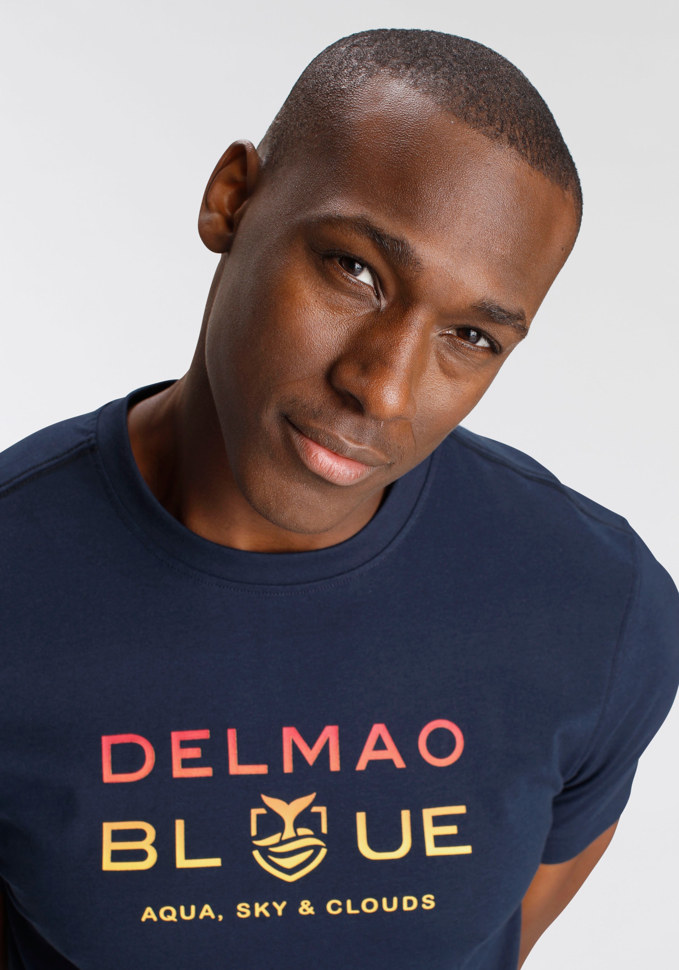 DELMAO T-Shirt, mit modischem Brustprint - NEUE MARKE!