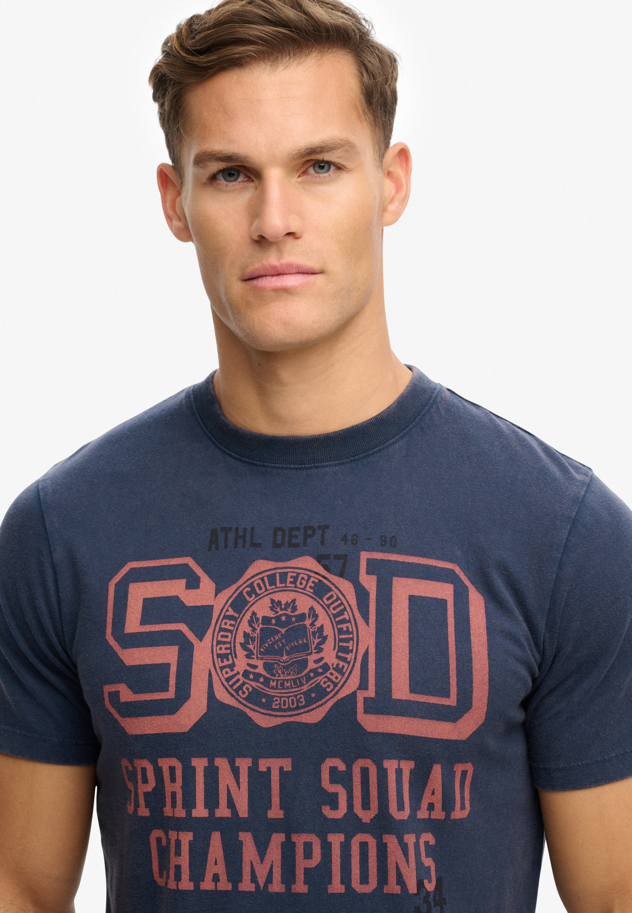 Superdry Shirt à col rond »VINTAGE PREP RELAXED TEE« mit coolem Rissdruck