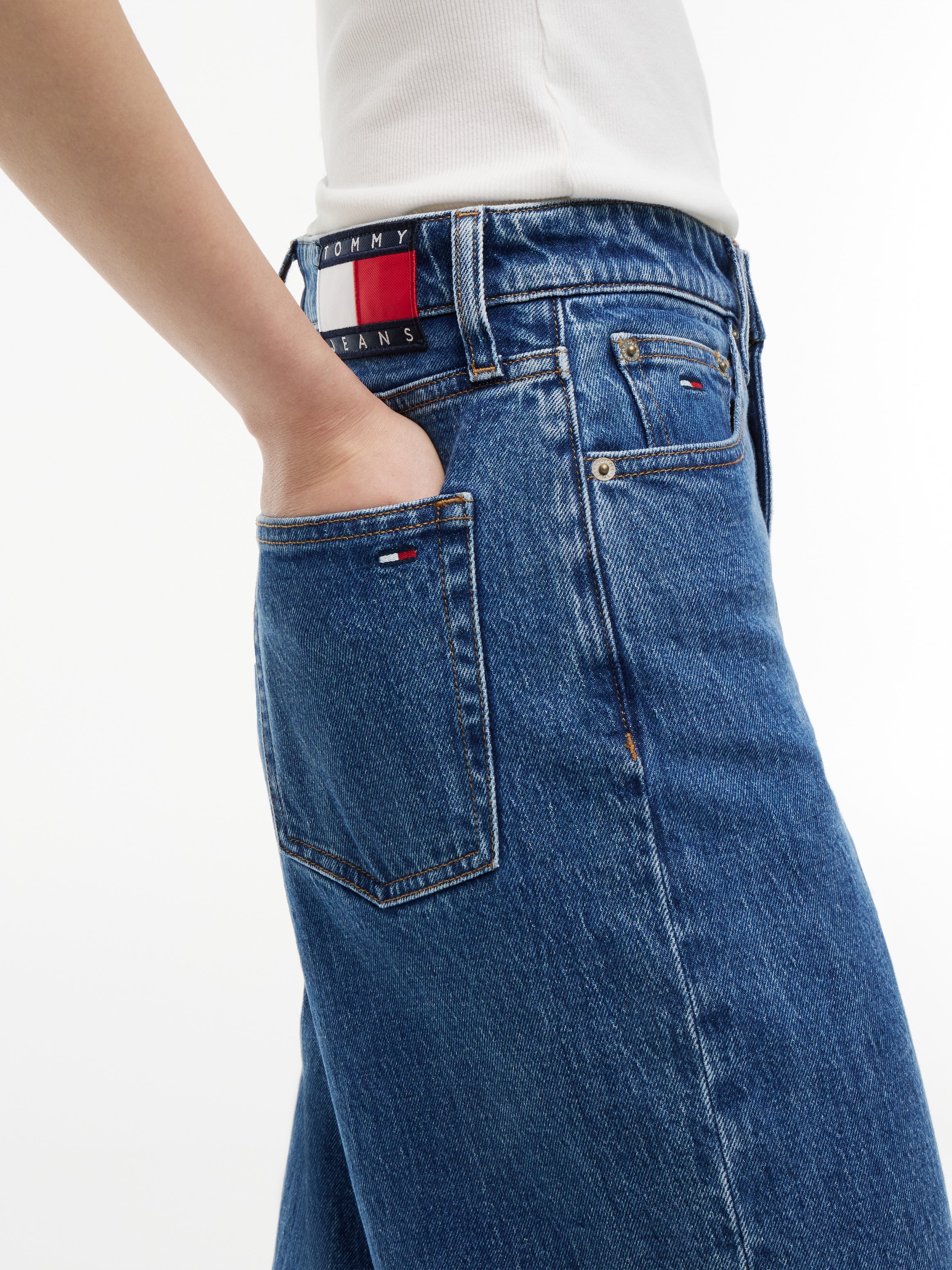 Image of Tommy Jeans High-waist-Jeans "CLAIRE HR WIDE BJ4133" Baumwollmischung, lässig geschnitten