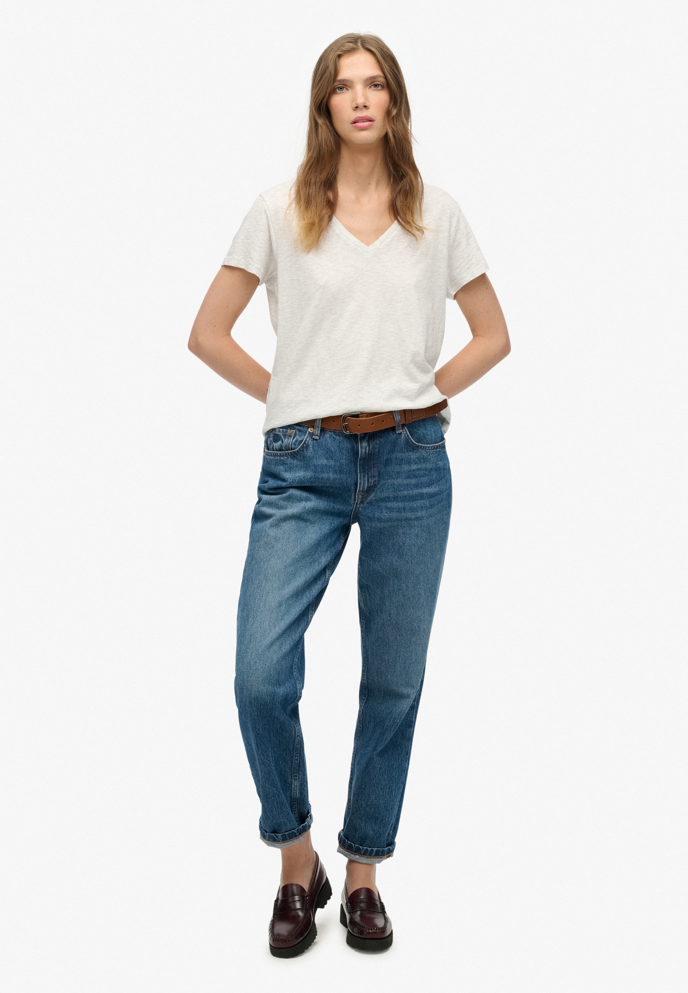 Superdry T-shirt »STUDIOS SLUB EMB VEE TEE« Baumwollmischung, relaxed fit