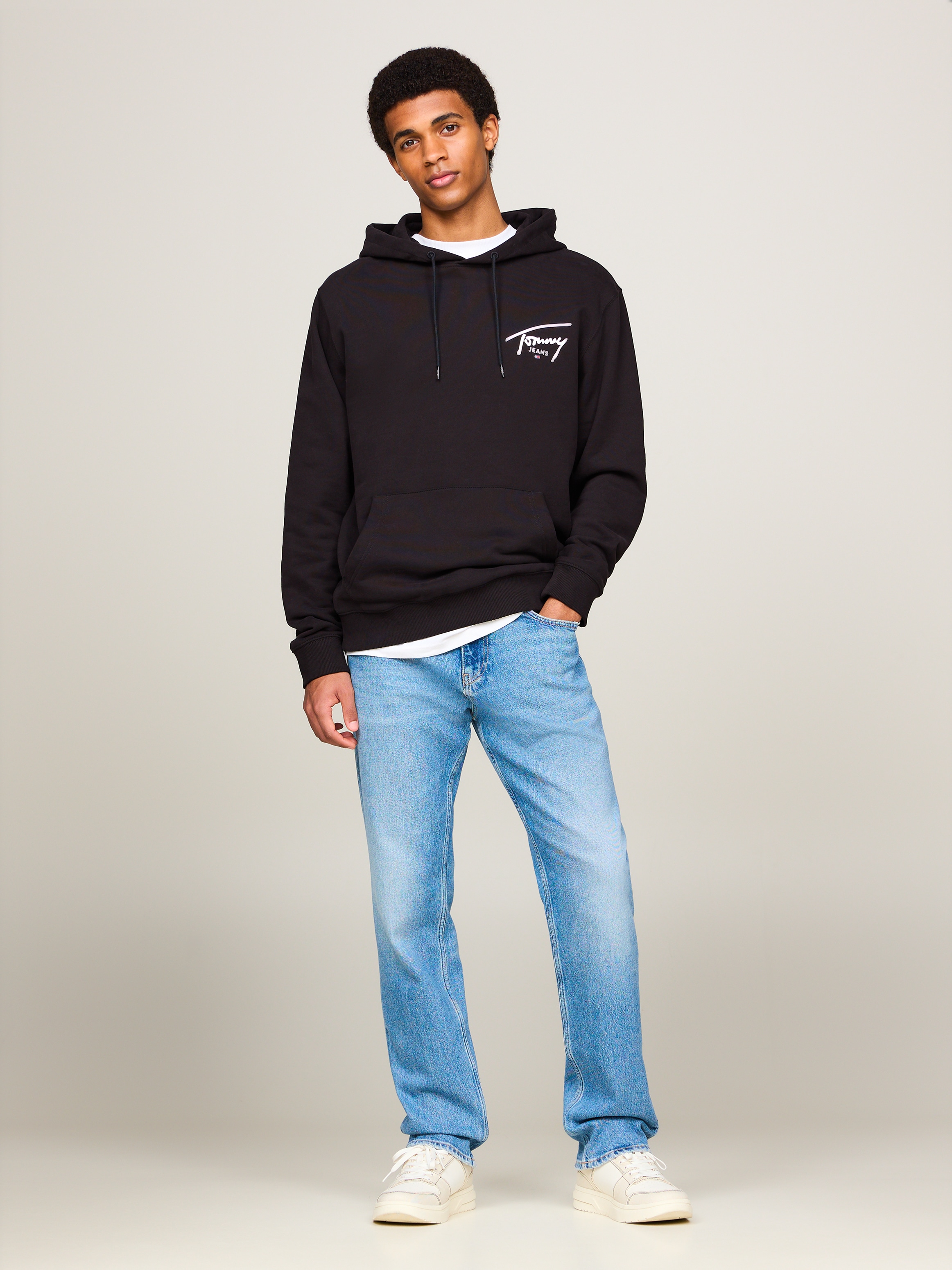 Tommy Jeans Kapuzensweatshirt »TJM REG ENTRY GRAPHIC HOODIE EXT«, mit Logoschriftzug