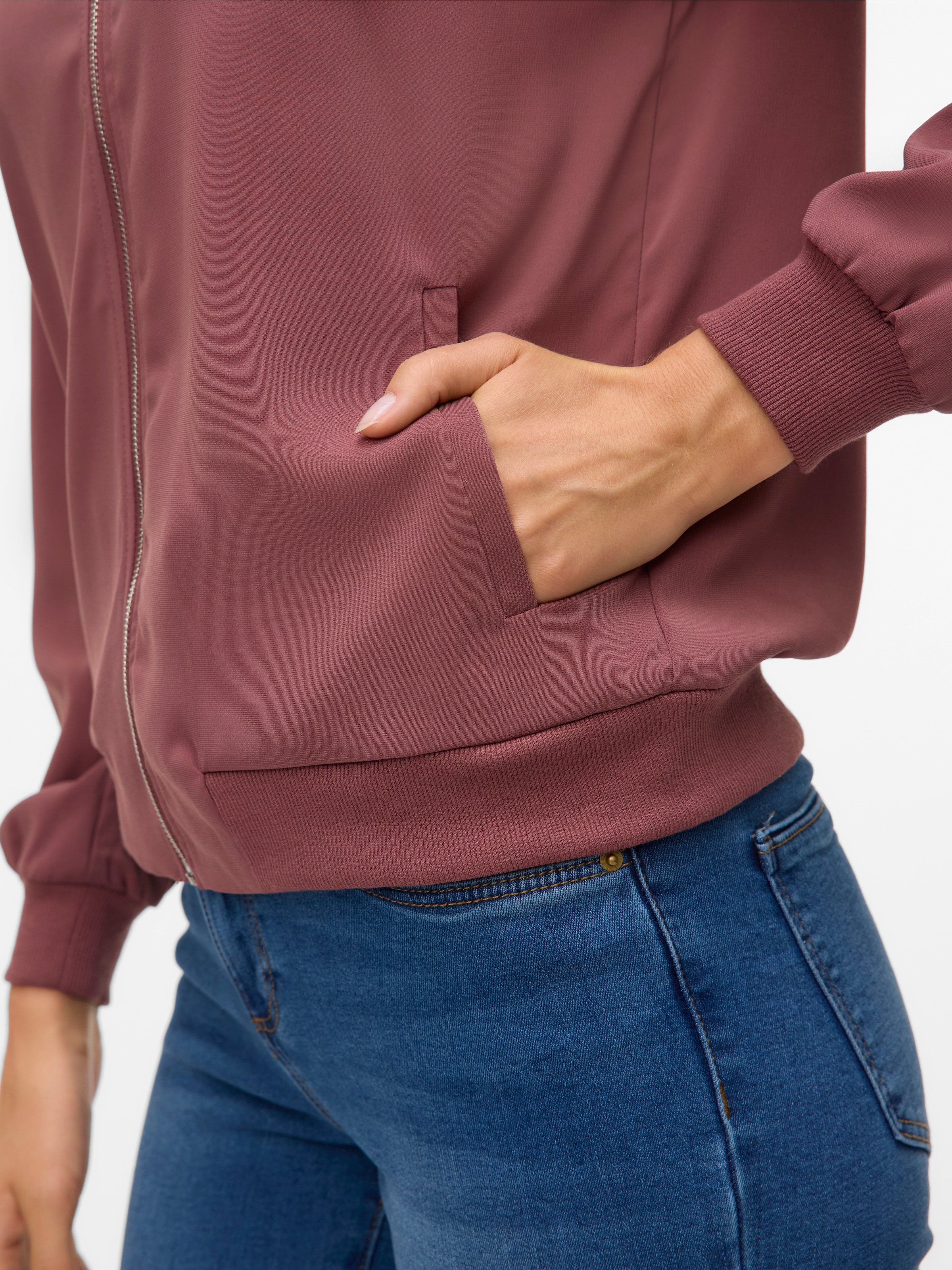 Vero Moda Veste bomber »VMCOCO L/S BOMBER NOOS« in modisch kurzer Form, mit Stretch