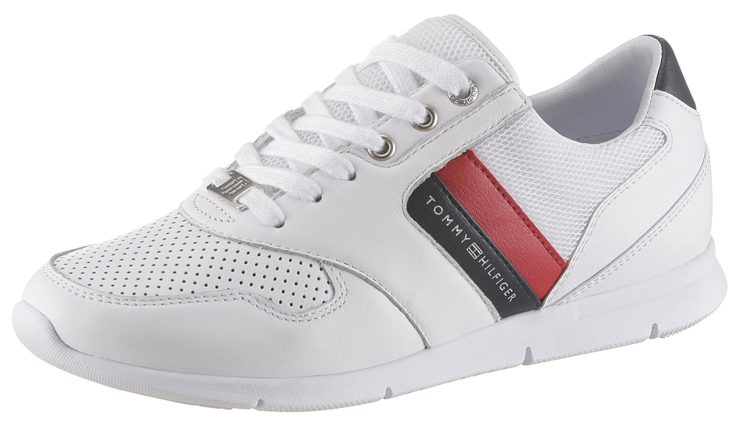 Image of Tommy Hilfiger Sneaker »SKYE 1C5«, mit sommerlichem Lochmuster bei Ackermann Versand Schweiz
