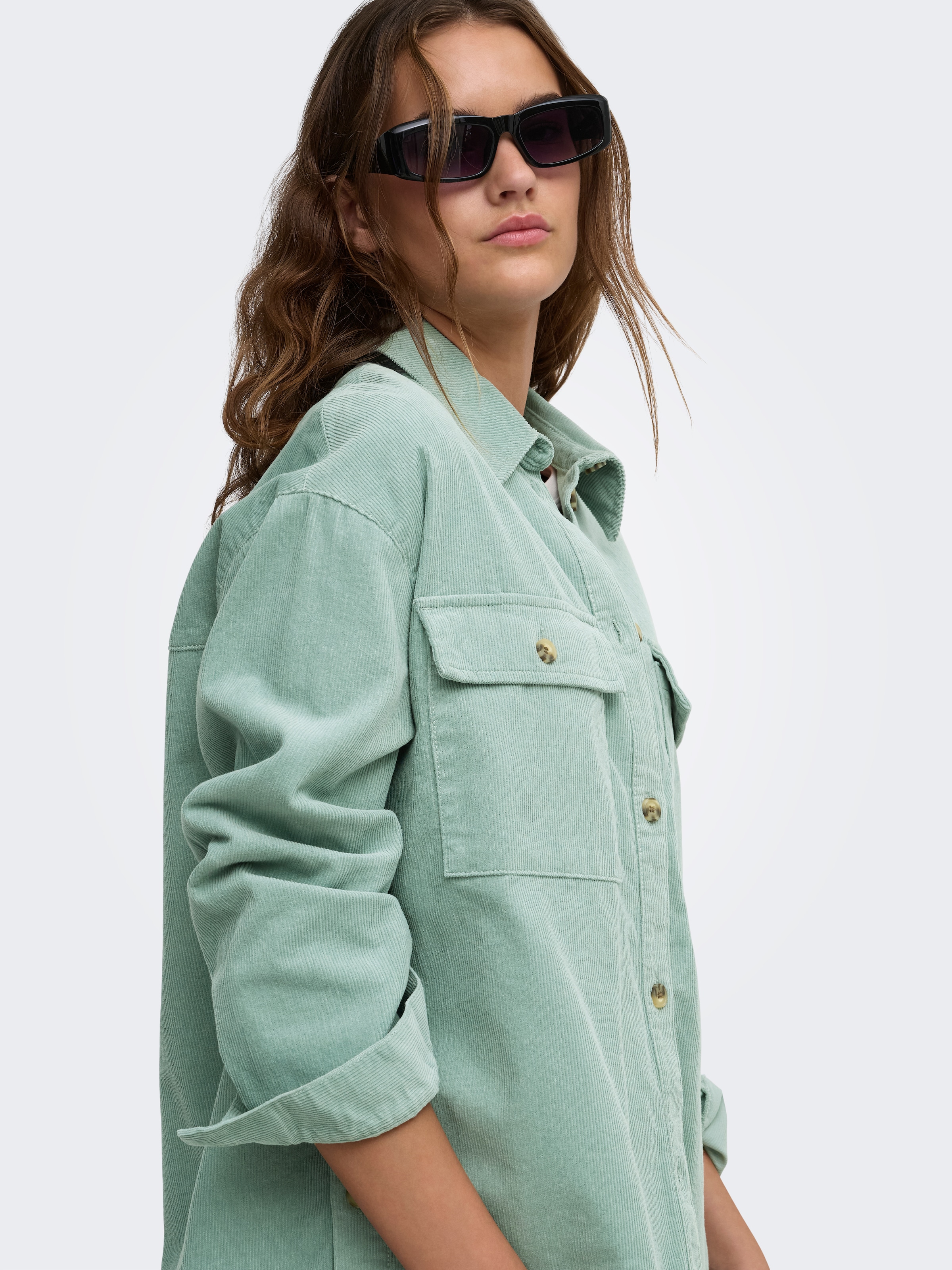 ONLY Blouse chemise »ONLMOXIE L/S CORD SLIT SHACKET CC PNT« Coton, velours côtelé fin, oversize