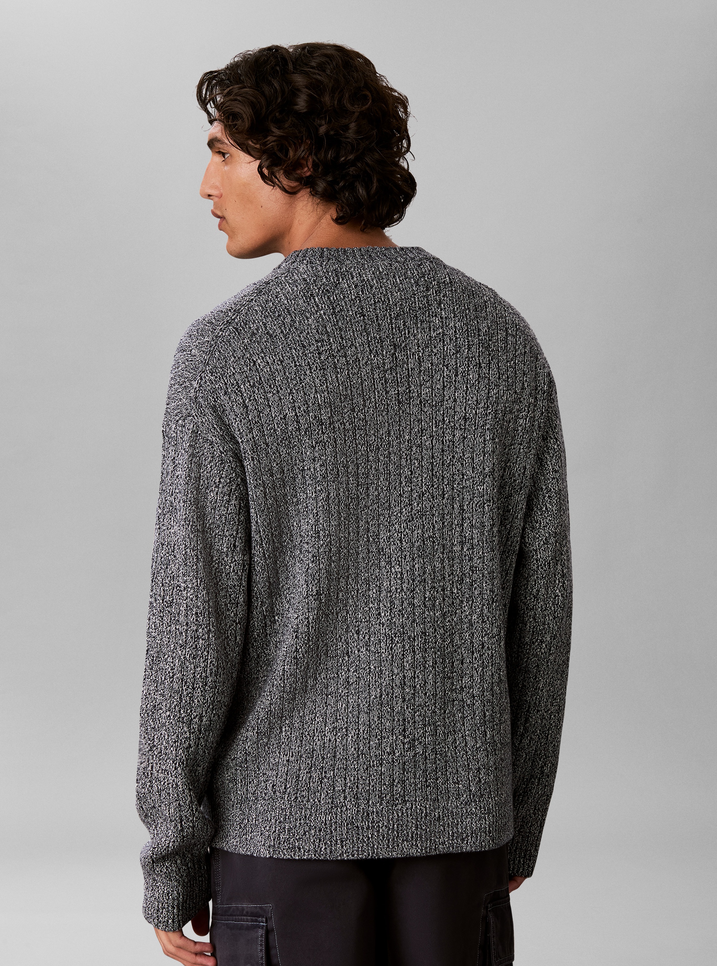 Calvin Klein Jeans Pull en tricot Tricot côtelé, coupe régulière, broderie de logo