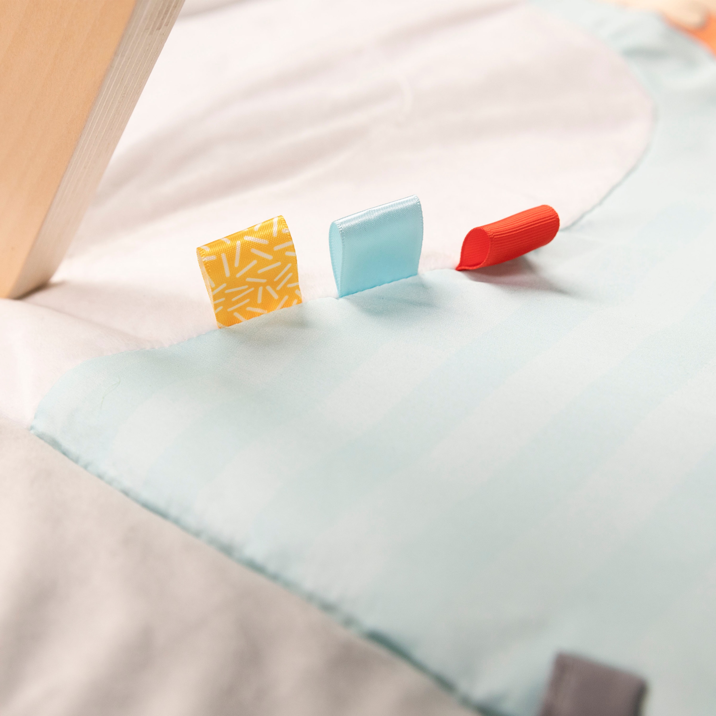 Bright Starts Arche de jeu »WINNIE THE POOH Once Upon a Tummy Time ™ Activity Gym« mit Plüschmatte und Stützkissen