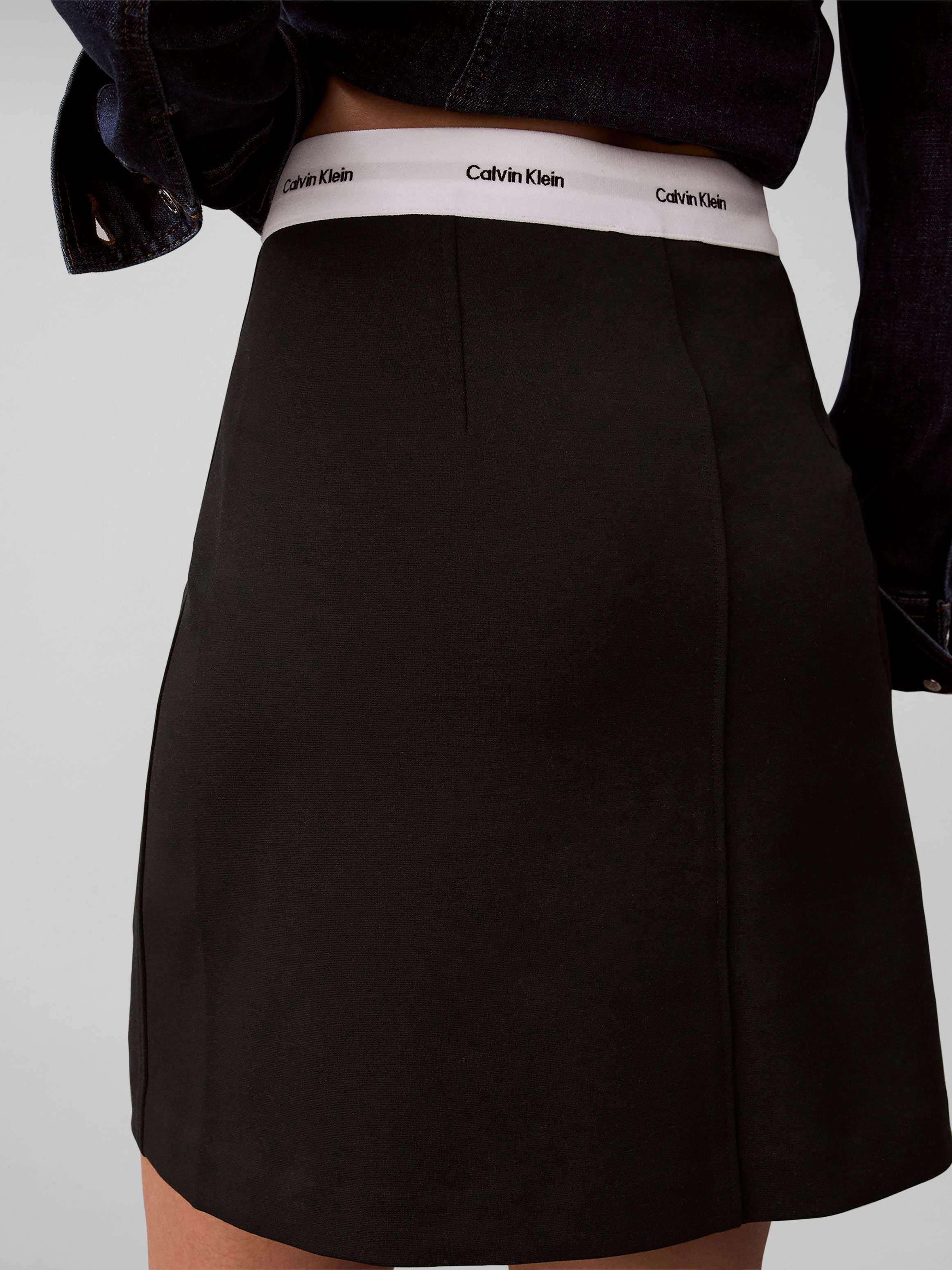 Calvin Klein Minijupe »Ponte Logo Mini Skirt« coupe régulière, logo