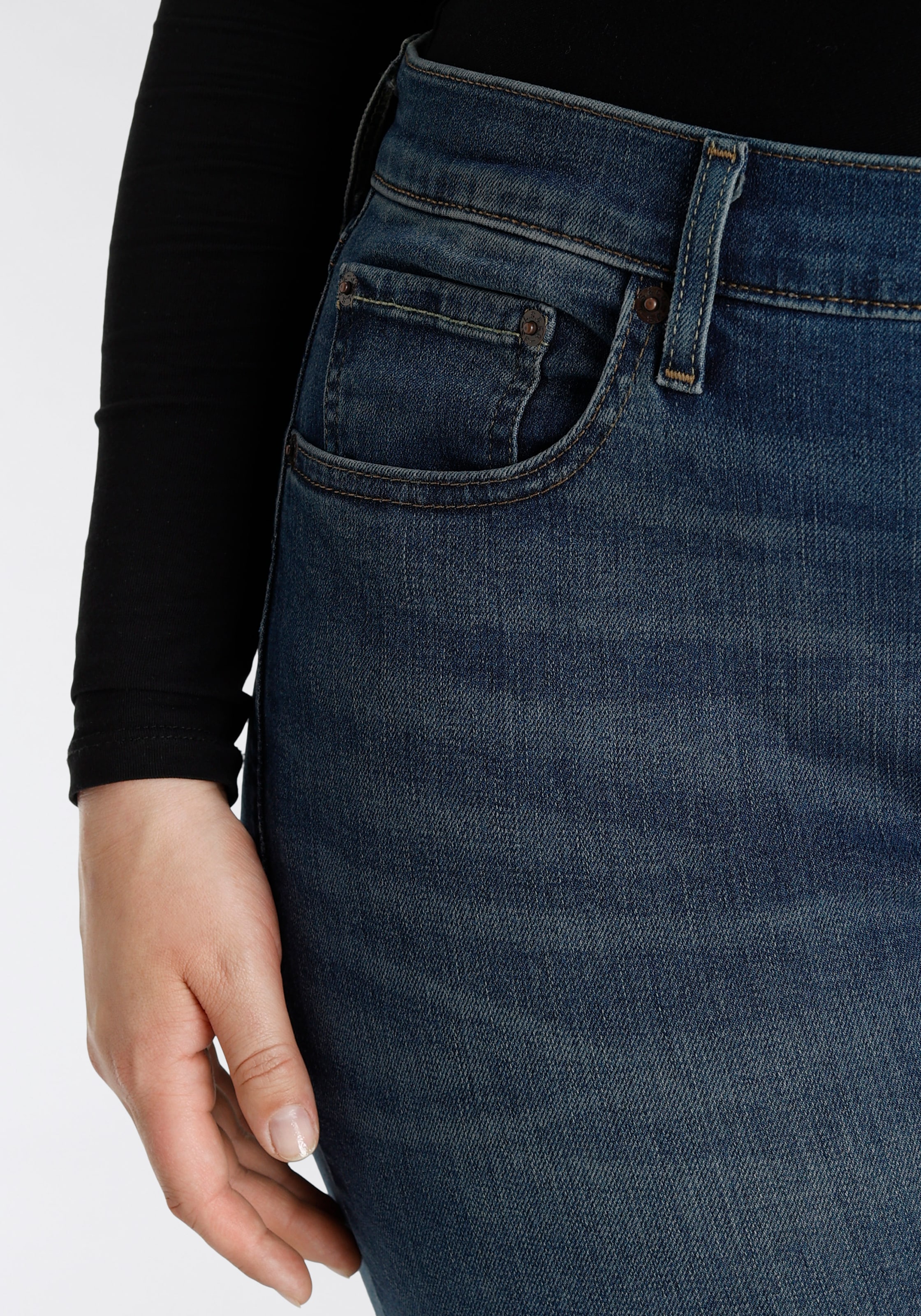 ♕ Levi's® Plus Bootcut-Jeans »725«, High Rise versandkostenfrei auf