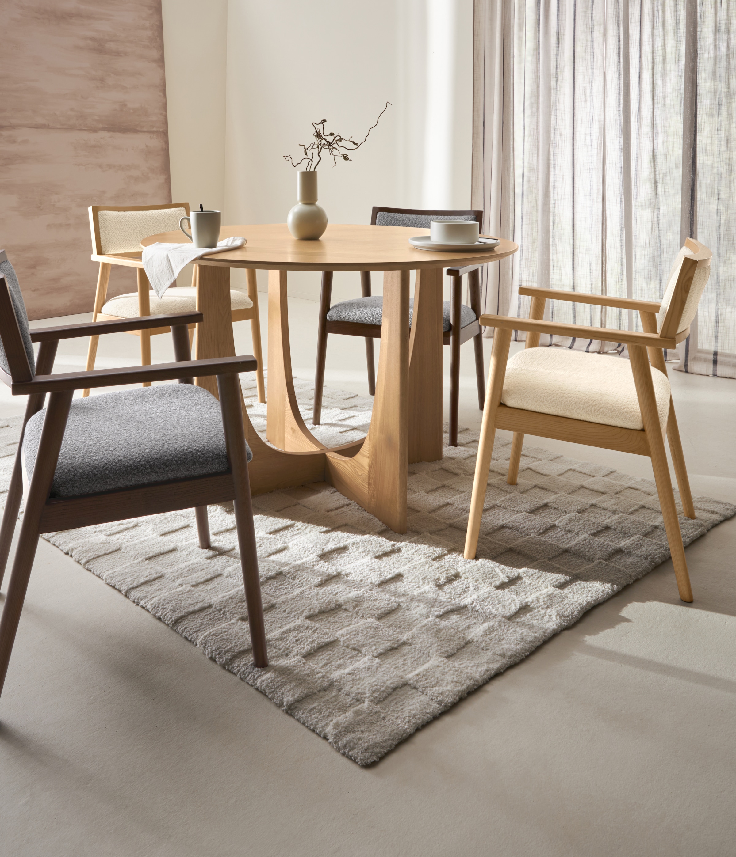 LeGer Home by Lena Gercke Esstisch »Zirella« massives Eschenholz, markantes Kreuzfuss-Design, Breite 120 cm