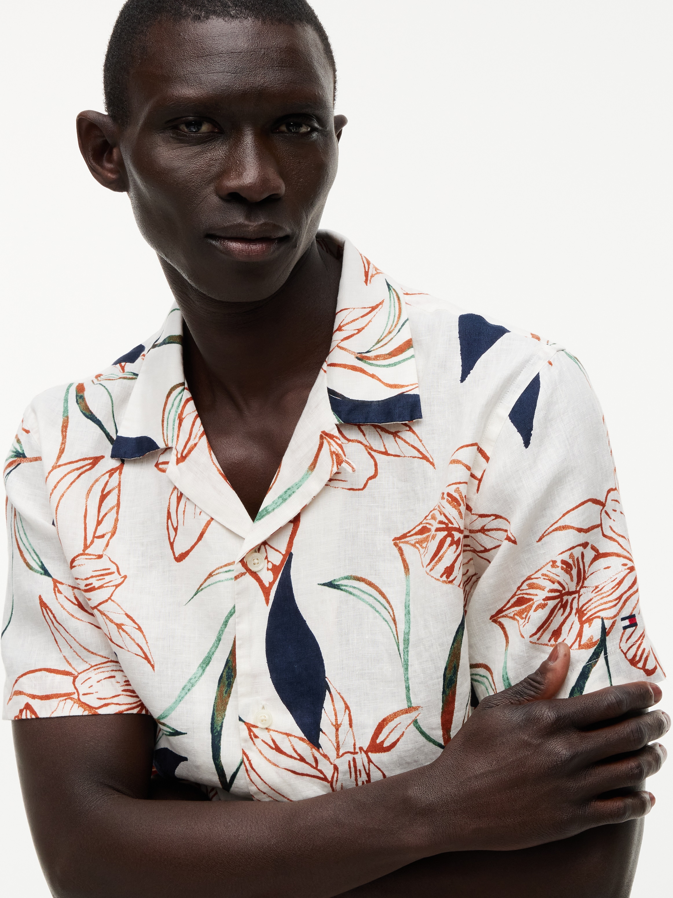 Tommy Hilfiger Kurzarmhemd »LINEN RESORT PRT SS RF SHIRT« aus Leinen mit Tropen-Print
