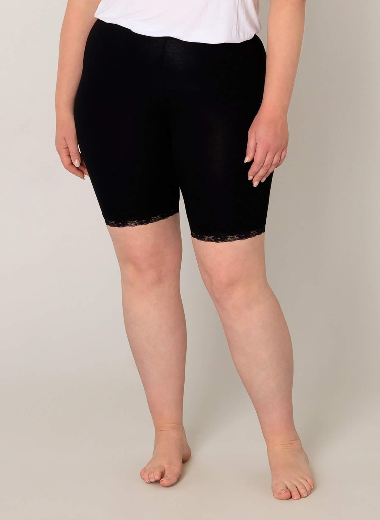 Image of Base Level Curvy Radlerhose "Ava" mit Spitzenkante