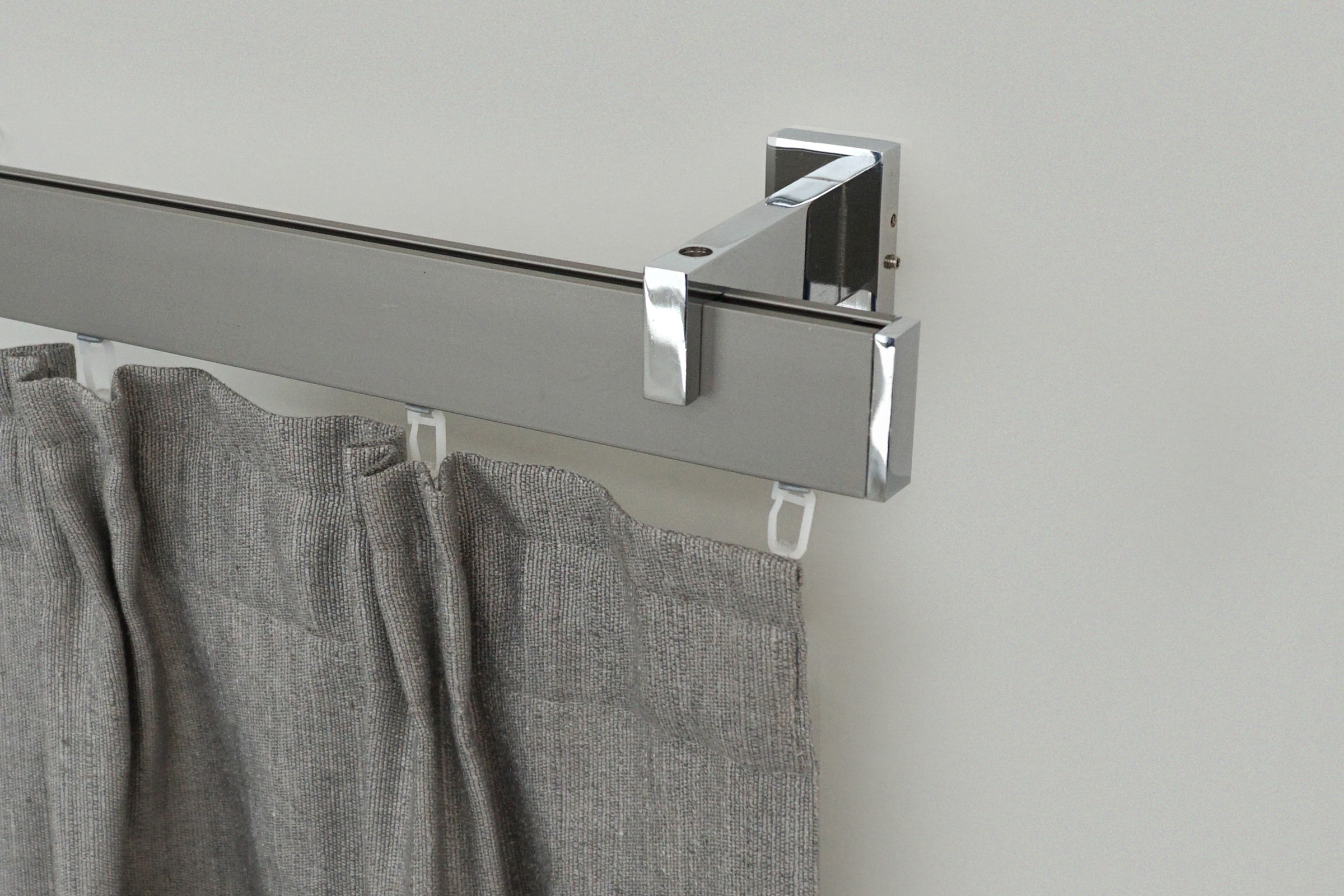 Image of GARESA Innenlaufschiene "FLAT" 1 läufig-läufig Wunschmasslänge Rechteckprofil, Wandmontage, perfekter Lauf, modern, verlängerbar