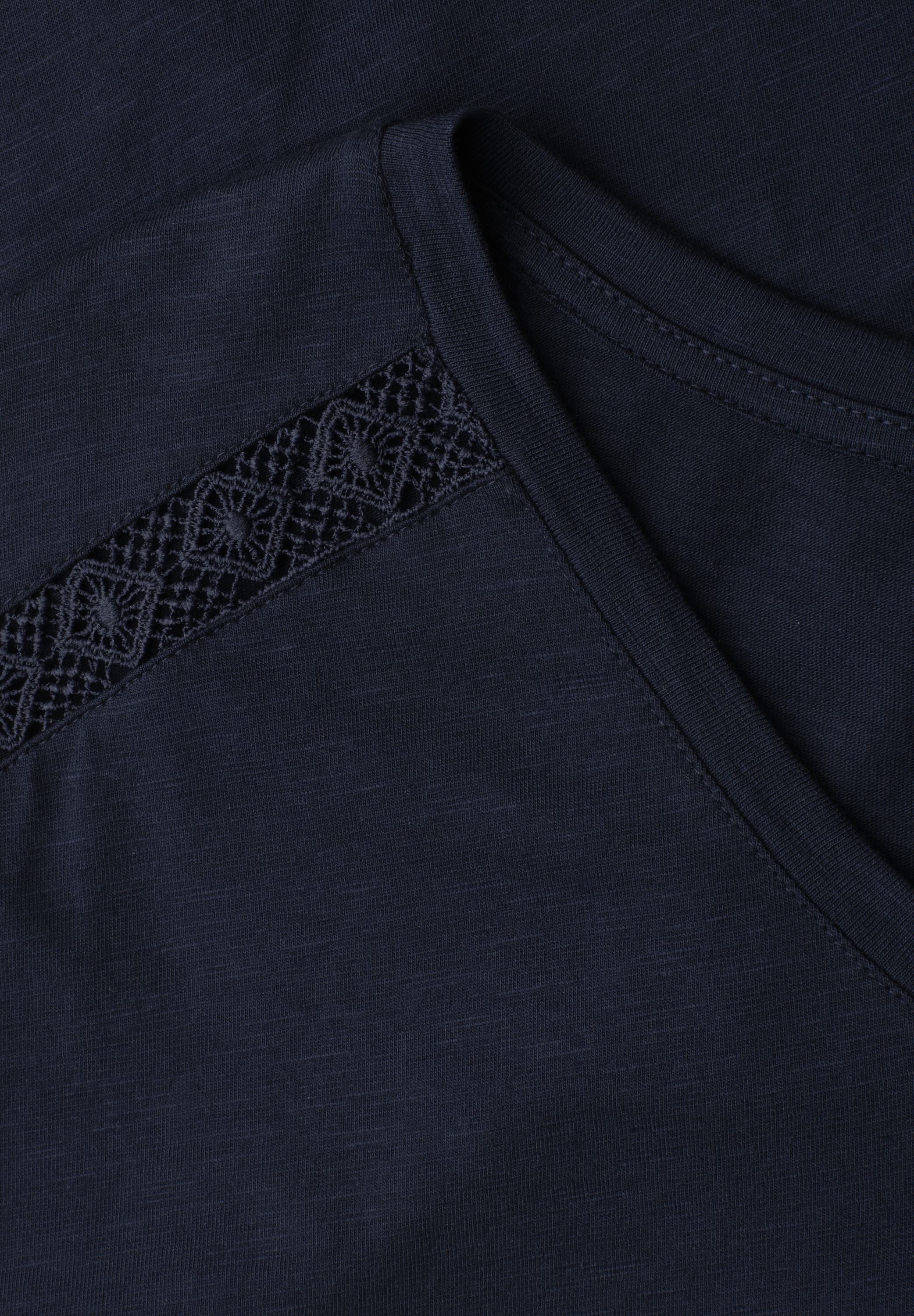 STREET ONE T-shirt à manches courtes Sommershirt mit V-Neck und Crochet-Details