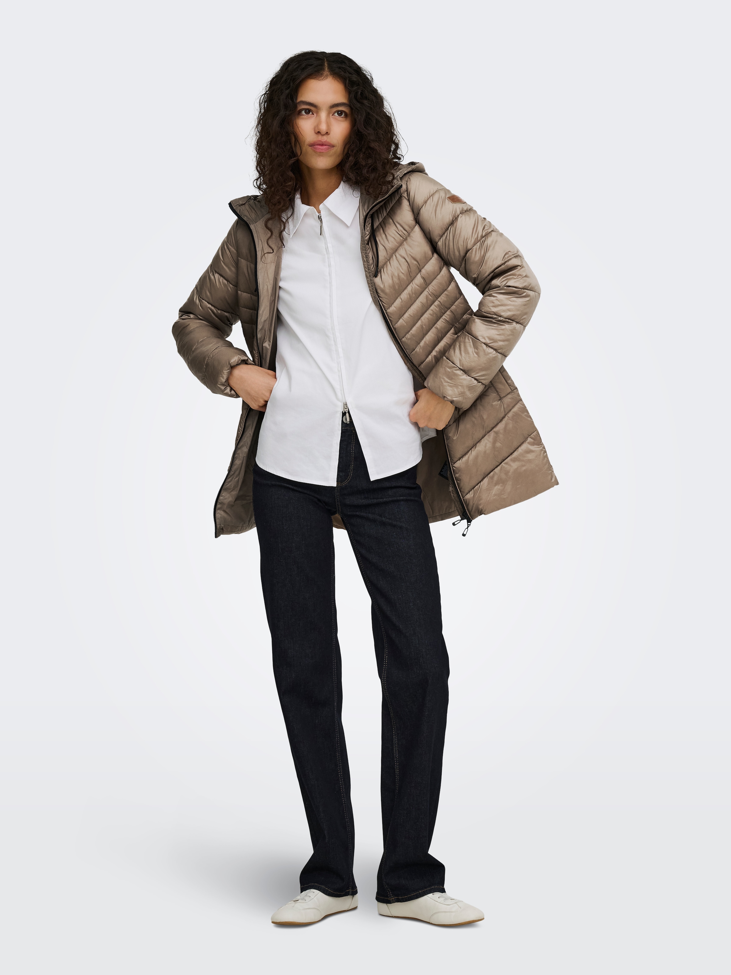 ONLY Veste matelassée »ONLMIMI  COAT CC OTW« avec capuche fibre synthétique