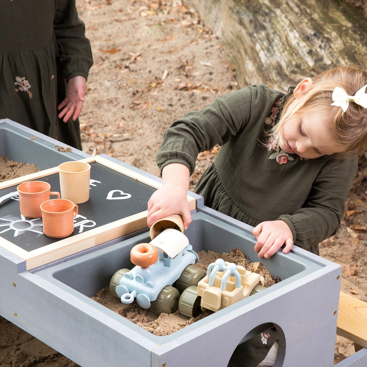 MUDDY BUDDY® Garten-Kindersitzgruppe »Creator«, Outdoor Spieltisch, natur - wolkengrau