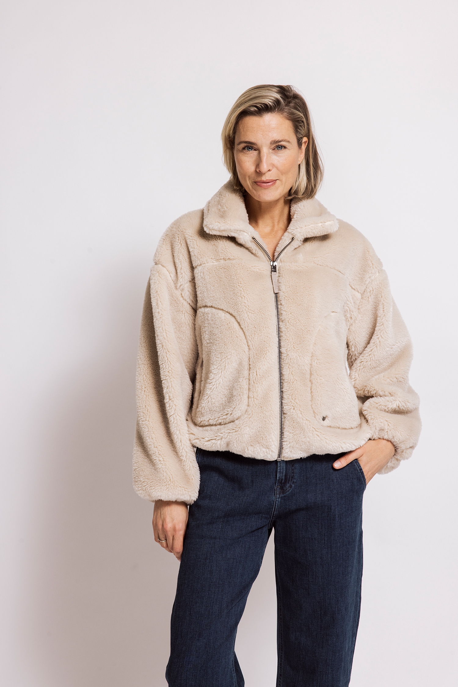 Image of Zhrill Jackenblazer "APRIL" Fellimitatjacke / Kuscheljacke / mit Stehkragen und Reissverschluss