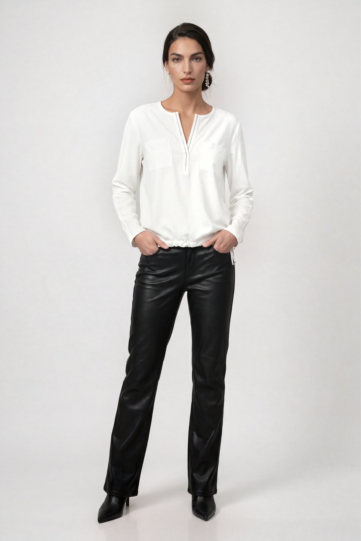 Monari Schlupfbluse »Schluse Basic Schmuck« Regular fit mit V-Ausschnitt