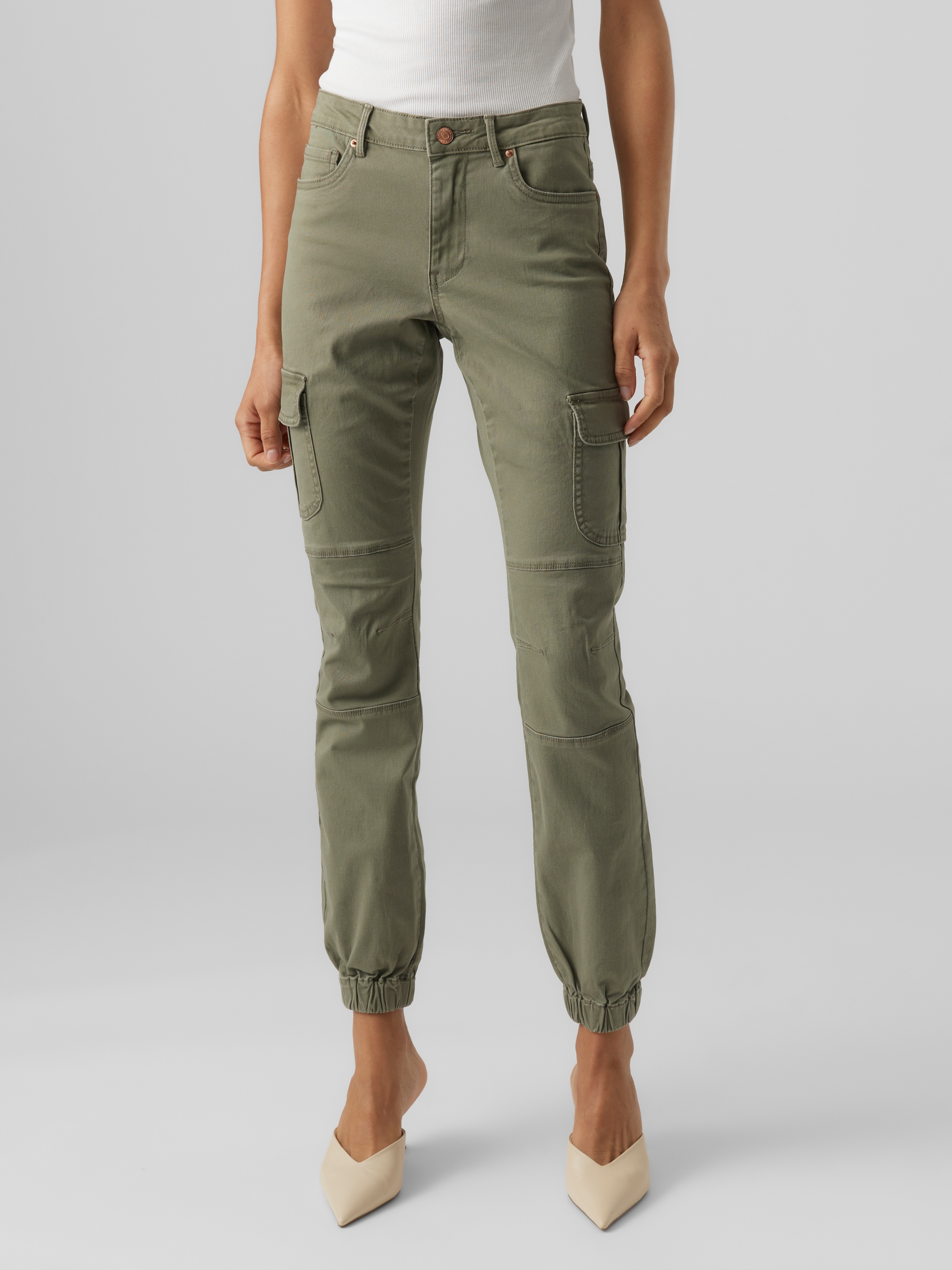 Image of Vero Moda Cargohose "VMIVY MR ANKLE CARGO PANTS NOOS"