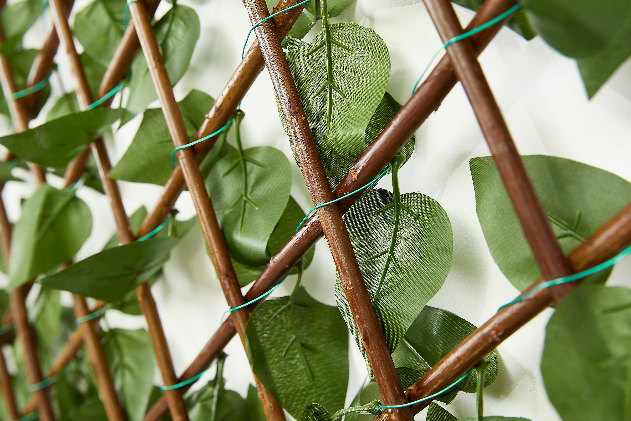 Andiamo Kunsthecken-Sichtschutz »ausziehbarer Zaun mit künstlichen Blättern« Spalier mit Kunstranke, natürliche Optik, Sichtschutz für Balkon