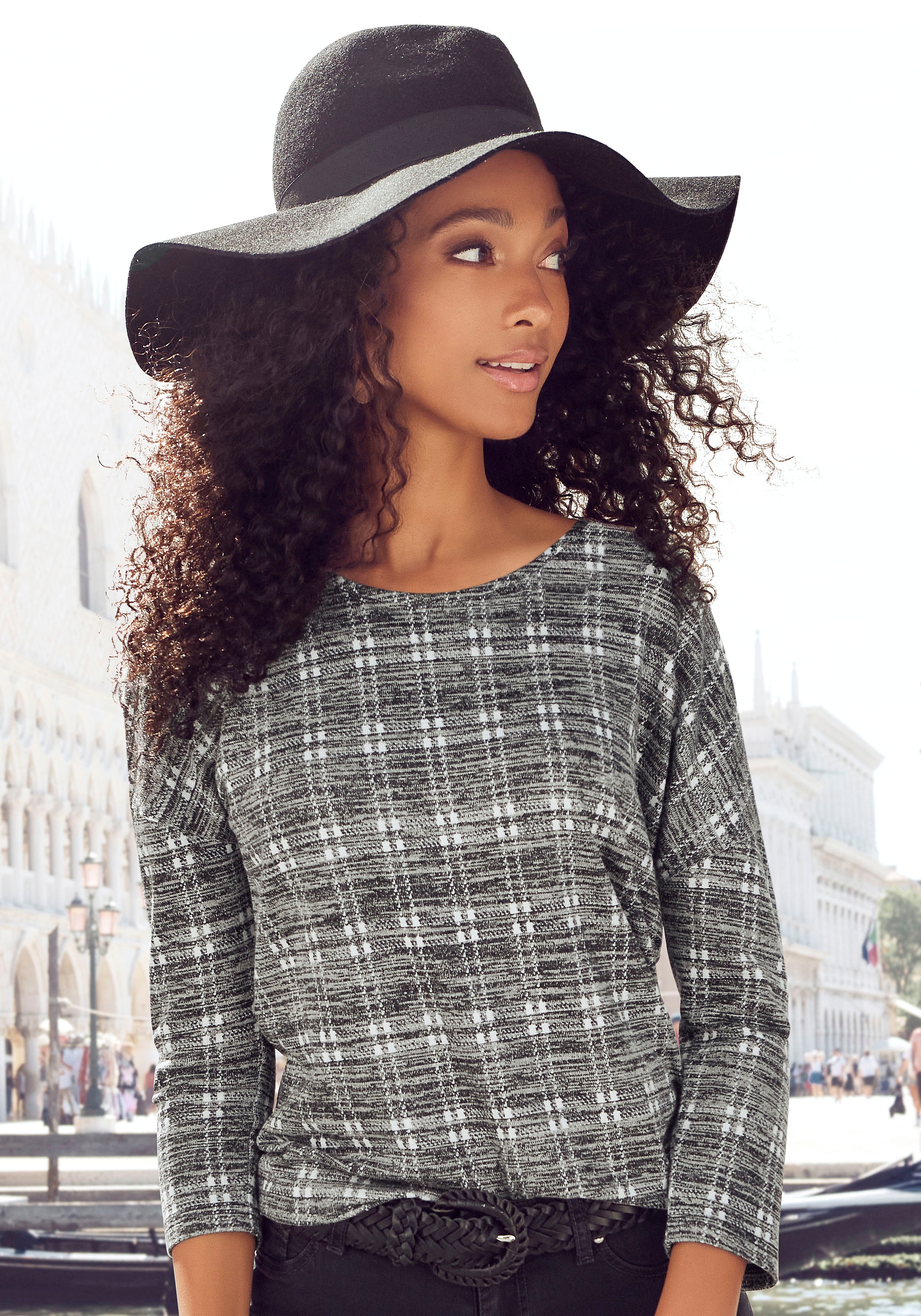 Image of LASCANA 3/4-Arm-Shirt, mit modischem Karo-Druck bei Ackermann Versand Schweiz