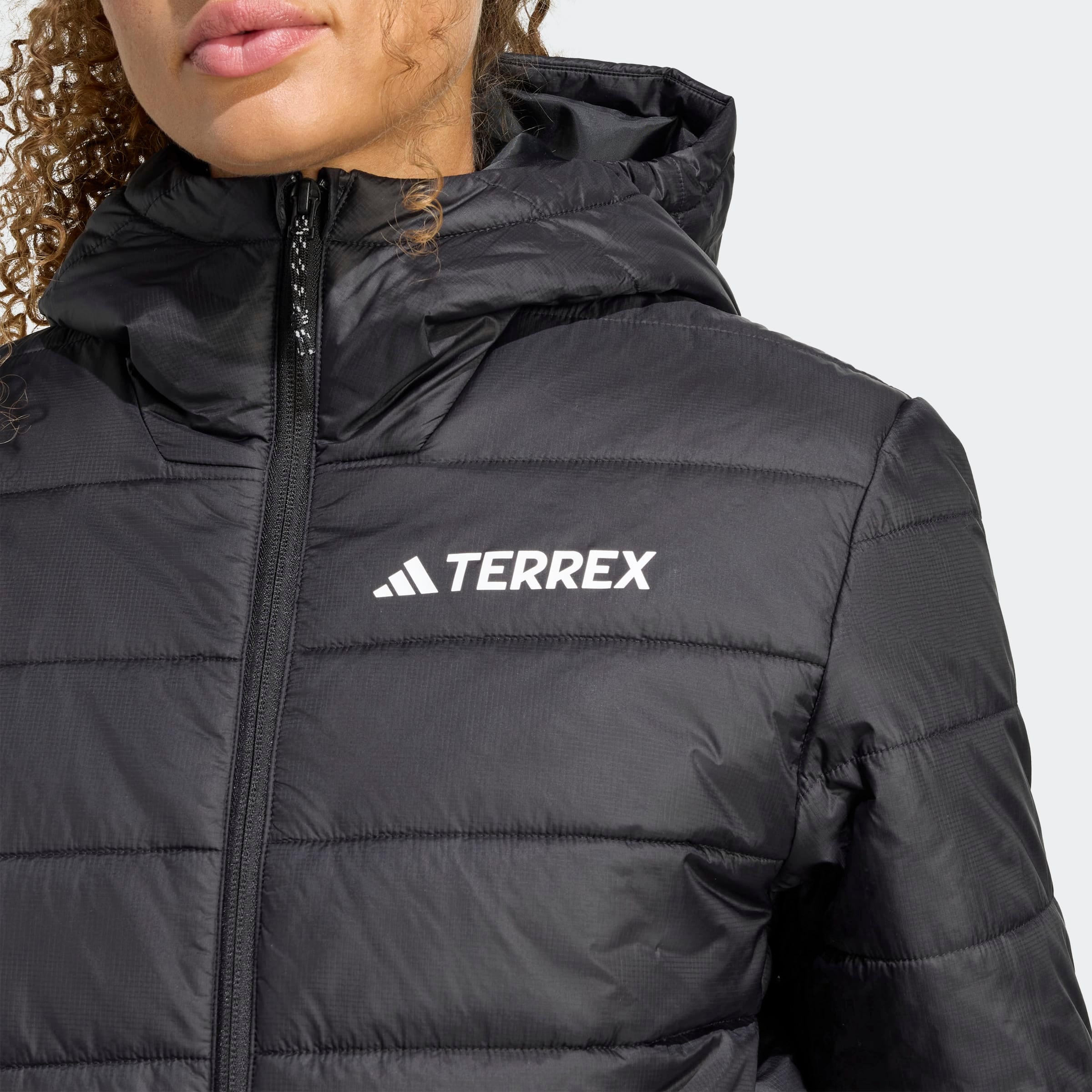 adidas TERREX Veste matelassée »MULTI ESSENTIALS CLIMAWARM ISOLIERTE« mit Kapuze wärmend durch Climawarm Technologie, mit Kapuze