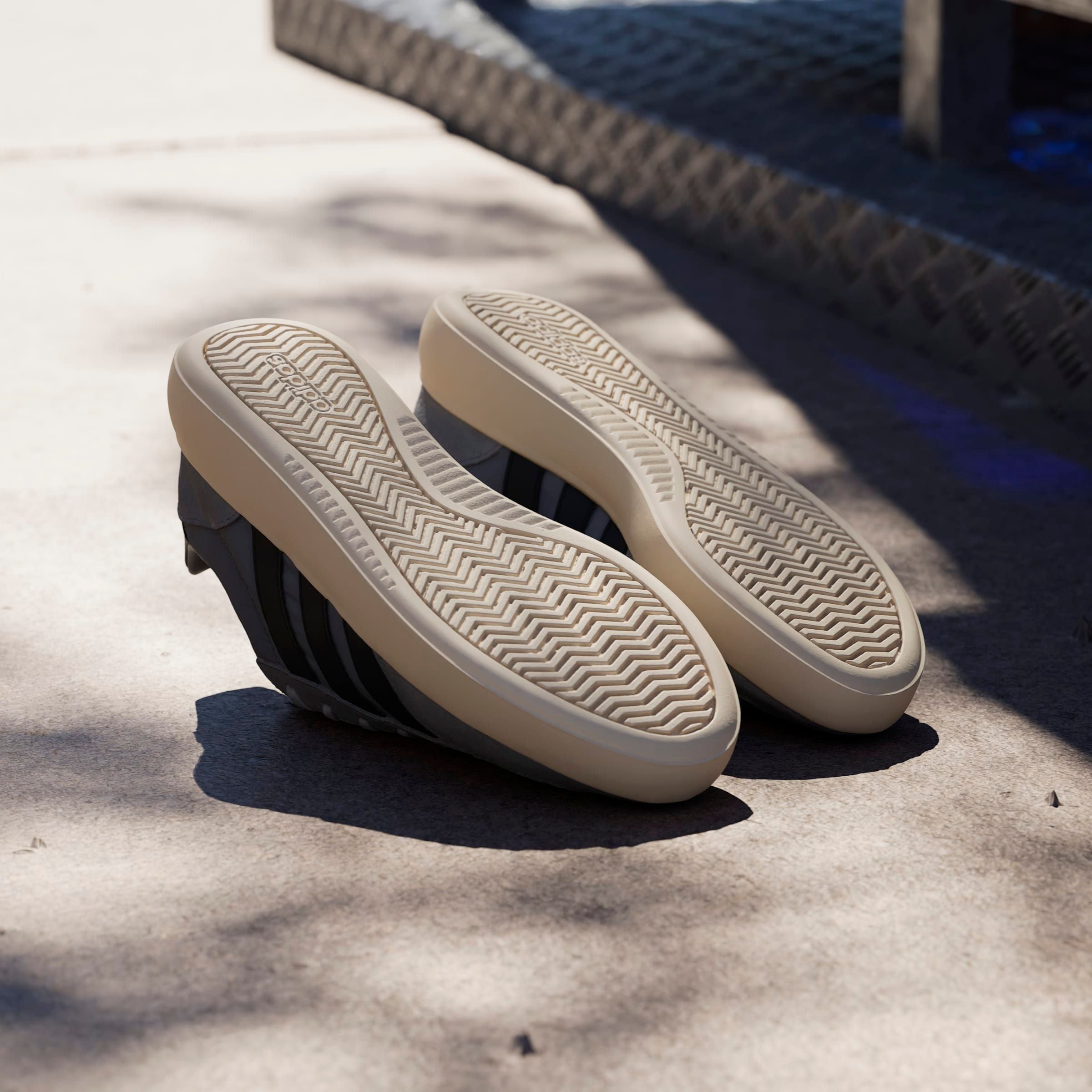adidas Sportswear Sneaker »BARREDA DECODE«, Design auf den Spuren des adidas Handball Spezial