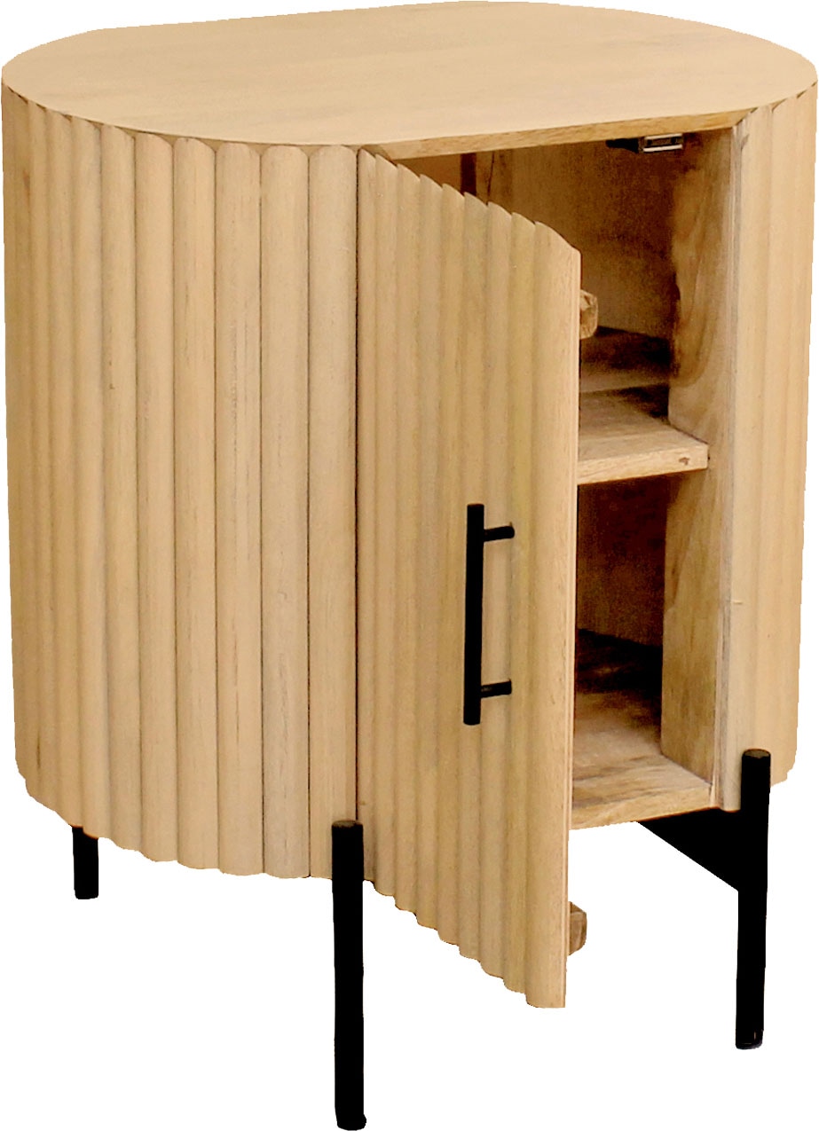 SIT Nachtkommode »Nessebar aus Mangoholz mit Lamellen-Design & Metallfüssen« 1 Stk. tlg. 1 Tür, 2 Fächer & 15 cm hohe schwarze Metallfüsse