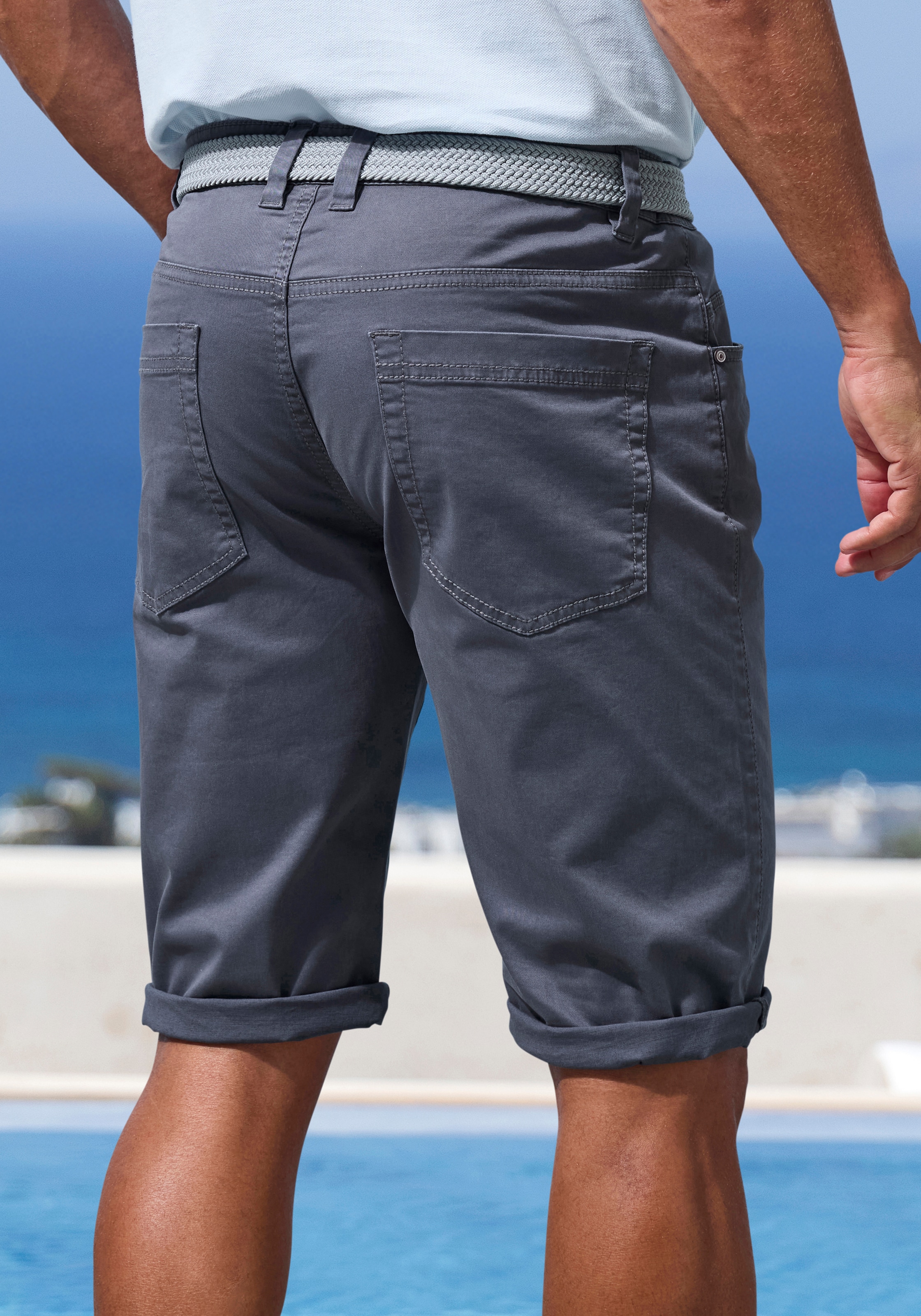 John Devin Bermudas »aus elastischer Baumwollmischung«, mit grossem Druck auf dem Bein, 3/4 Shorts