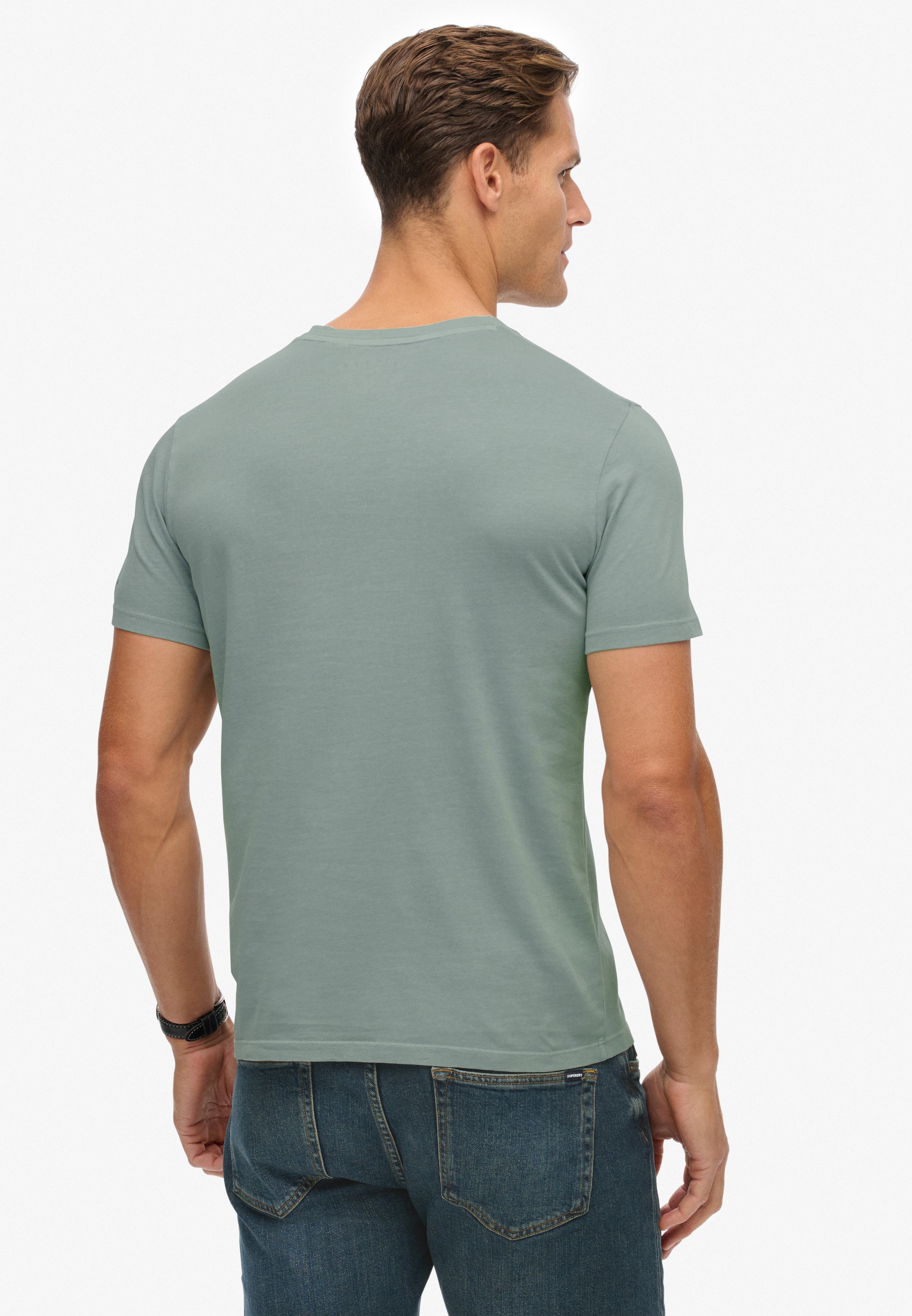 Superdry Shirt à col rond »CLASSIC ESSENTIAL POCKET TEE« mit stylischer, aufgesetzter Brusttasche