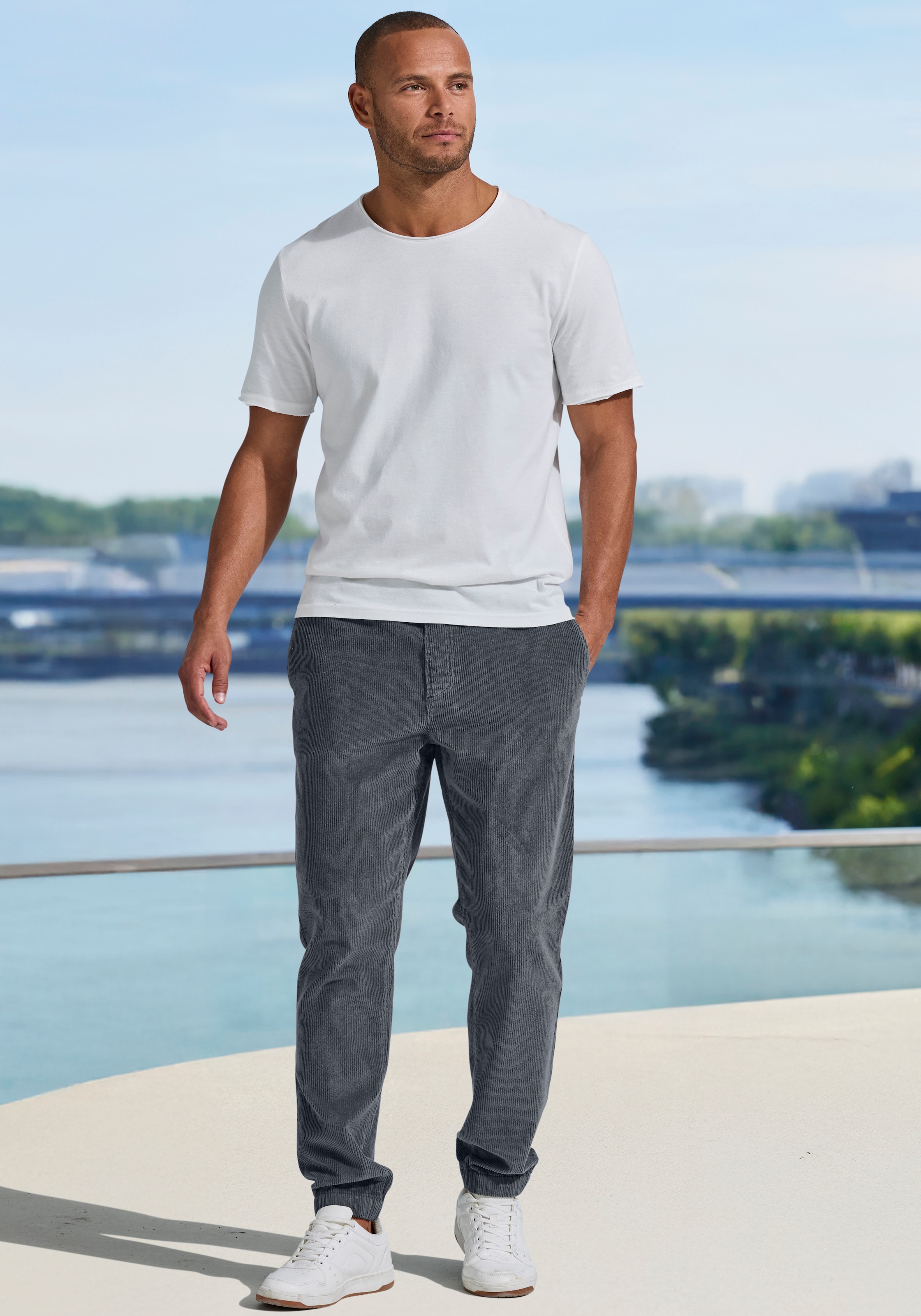 John Devin Pantalon de jogging »bis Grösse 5XL - elastische Cordhose«  pantalon de jogging en velours côtelé stretch