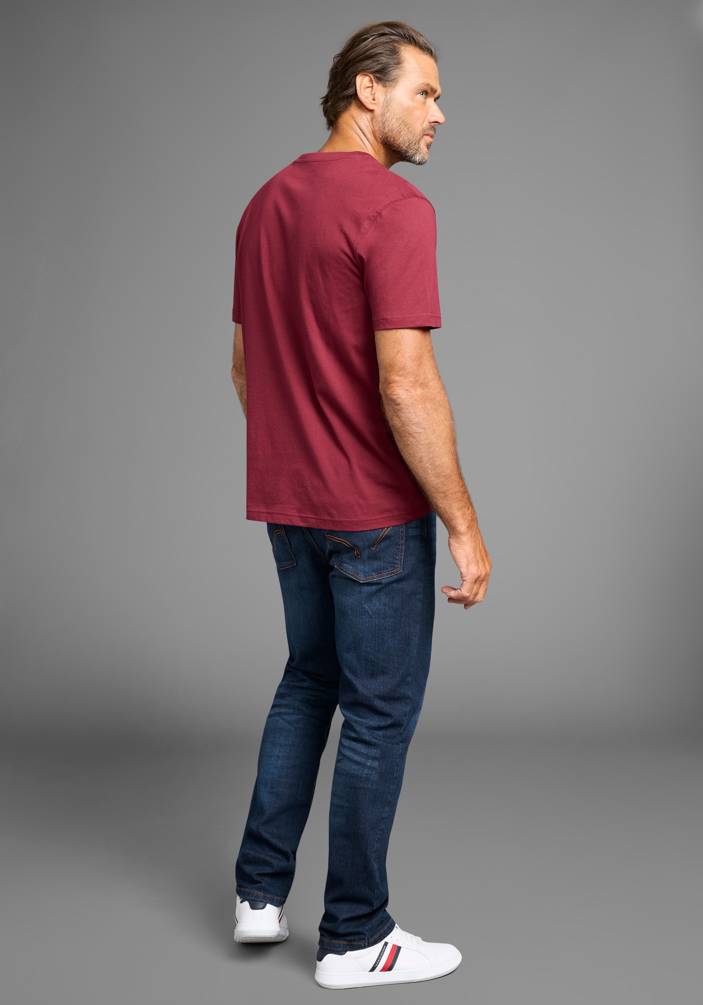 Man's World Rundhalsshirt, (5er-Pack), Kurzarm, Regular Fit, unifarben, Rundhals, aus Baumwolle