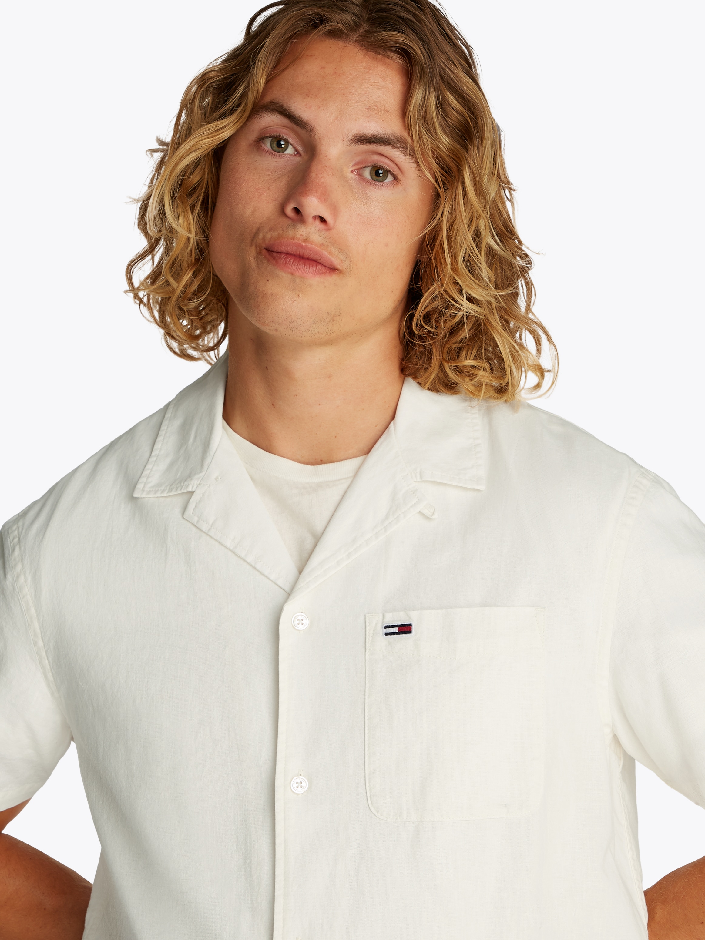 Tommy Jeans Plus Kurzarmhemd »TJM LINEN BLEND CAMP SS EXT« Mit V-Ausschnitt
