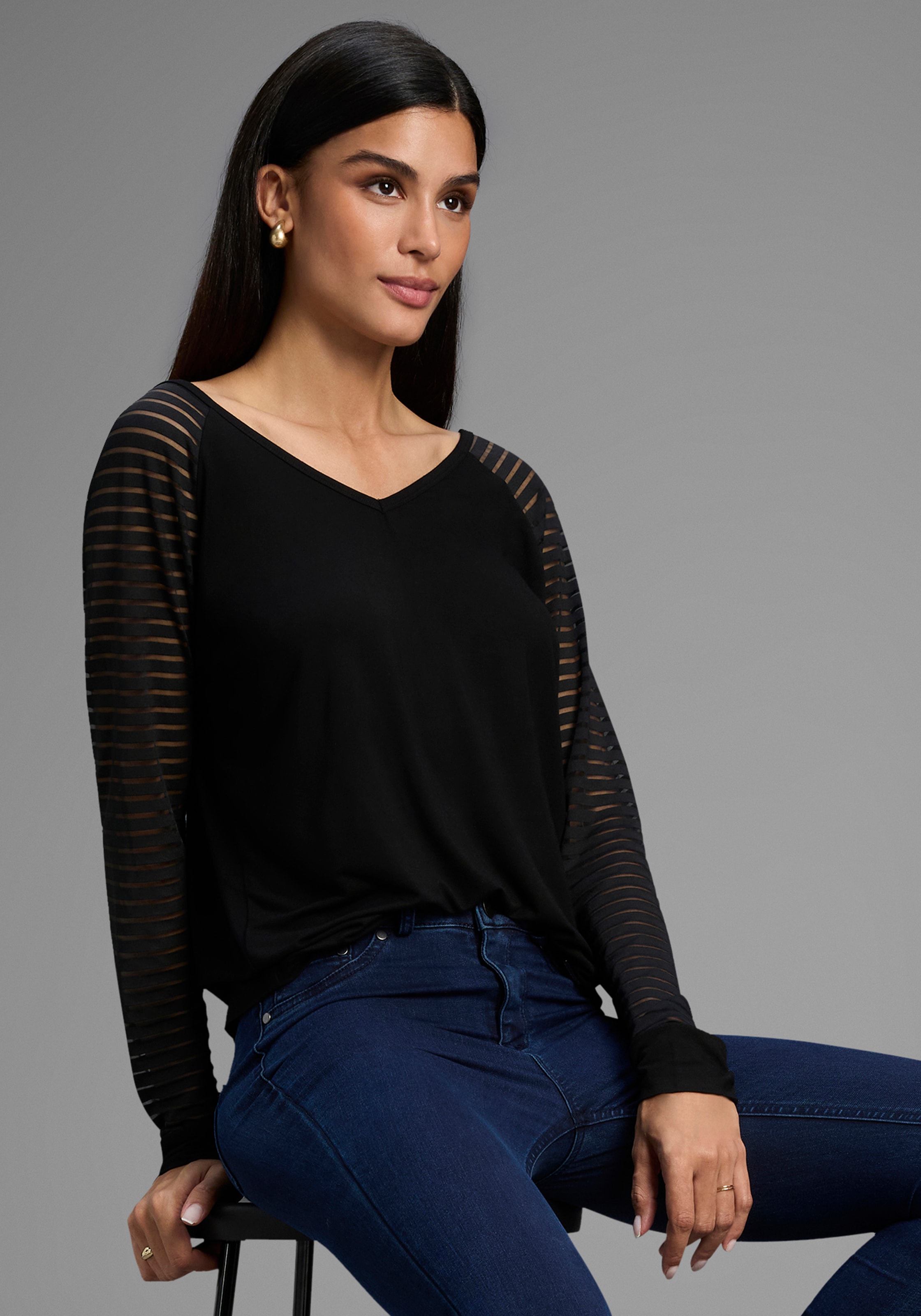 Image of Bruno Banani V-Shirt mit Mesh-Streifen im Ärmel