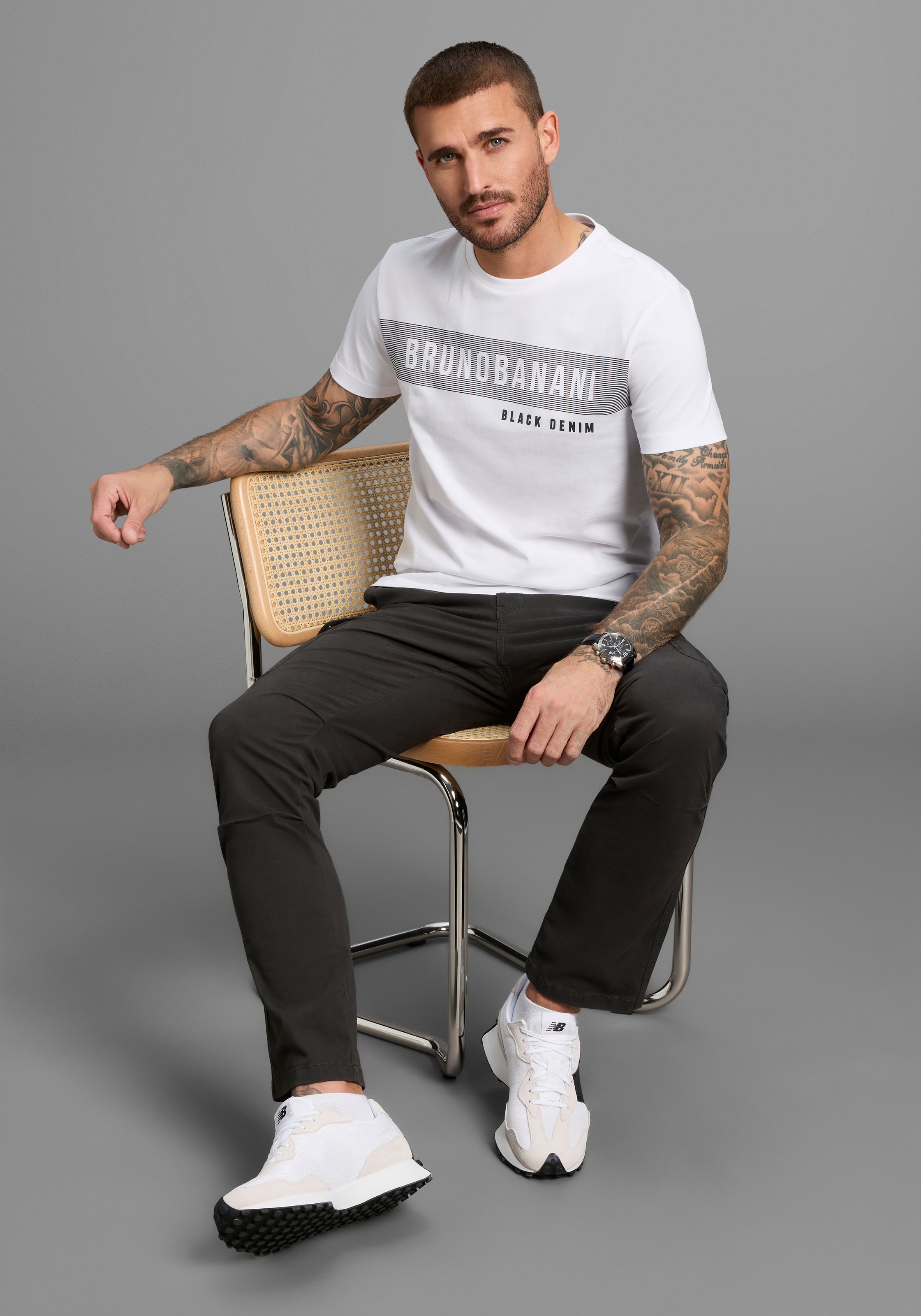 Bruno Banani T-Shirt, kurzärmelig, schmal geschnitten, Rundhalsausschnitt